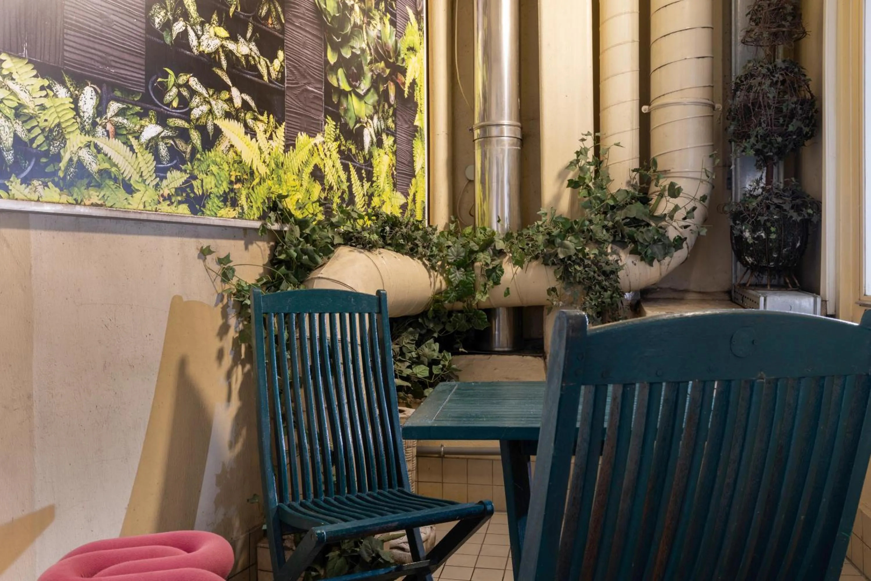 Inner courtyard view in Hotel La Folie des Pres - Saint-Germain-des-Pres