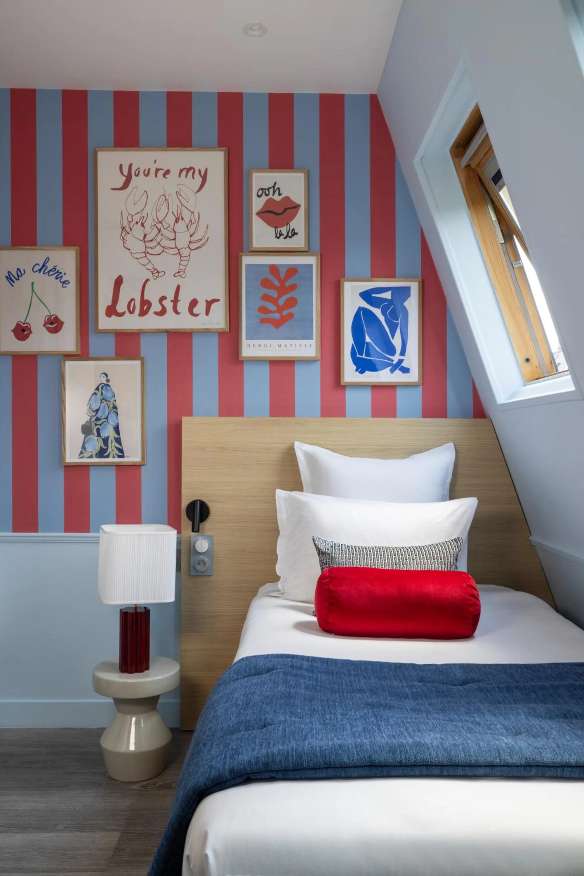 Bed in Hotel La Folie des Pres - Saint-Germain-des-Pres