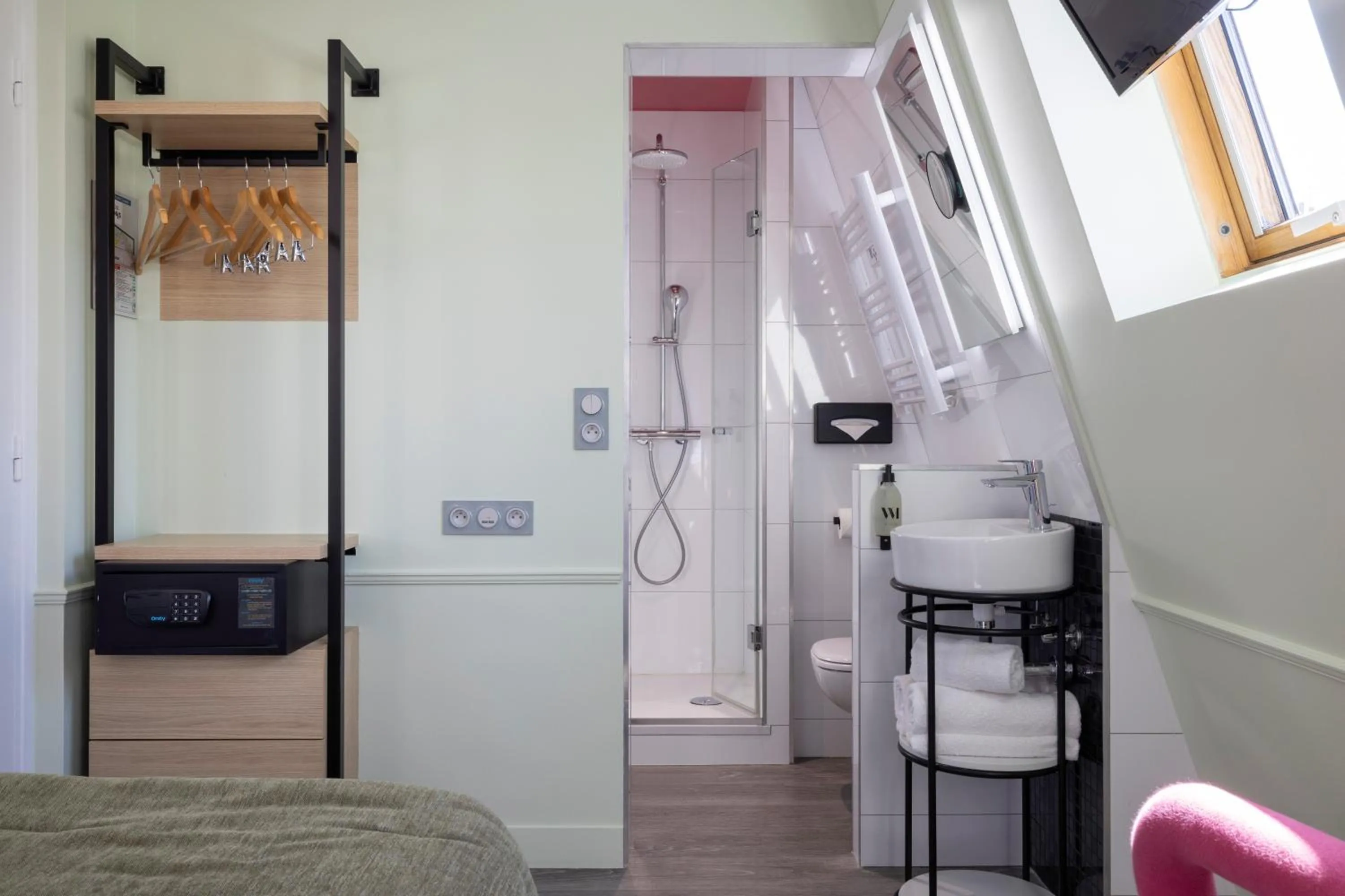 Shower in Hotel La Folie des Pres - Saint-Germain-des-Pres