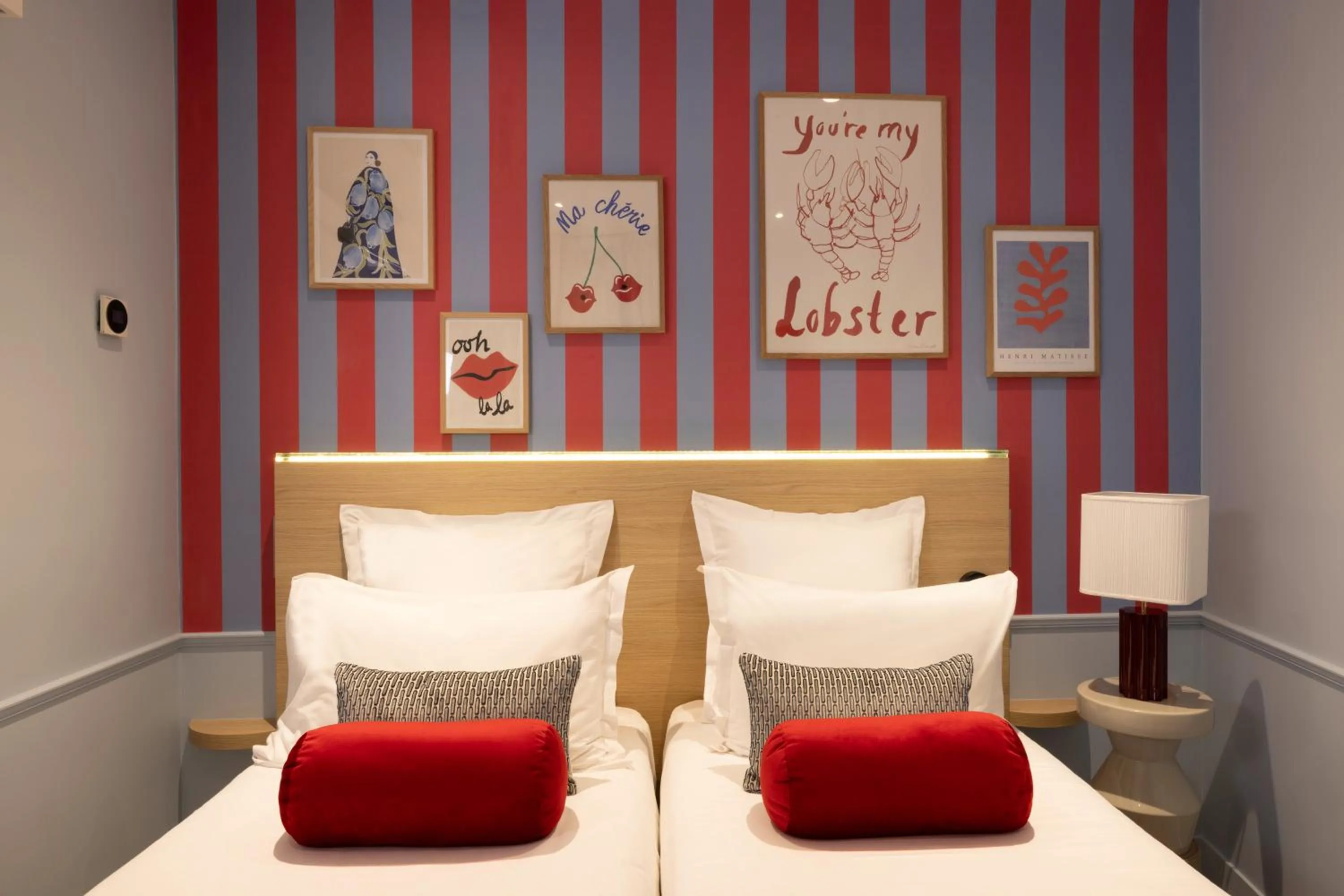 Bed in Hotel La Folie des Pres - Saint-Germain-des-Pres