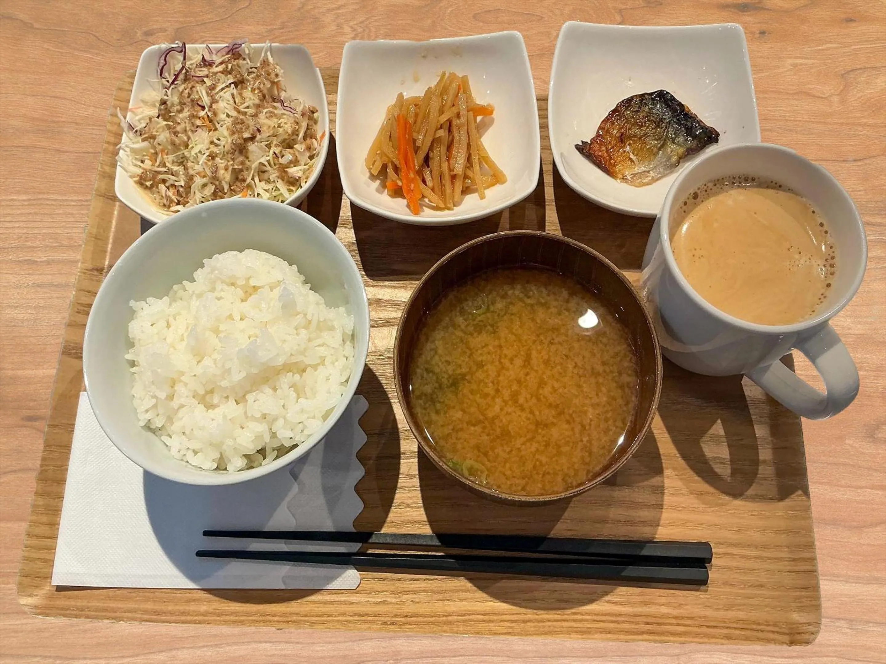 Breakfast in CABIN&HOTEL ReTIME