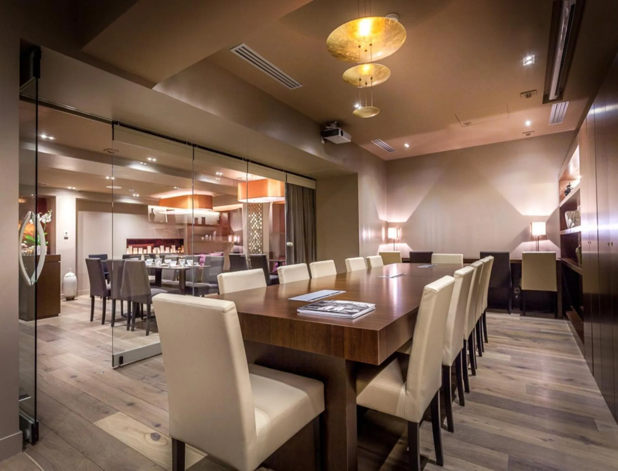 Restaurant/places to eat in Hotel Armoni Paris