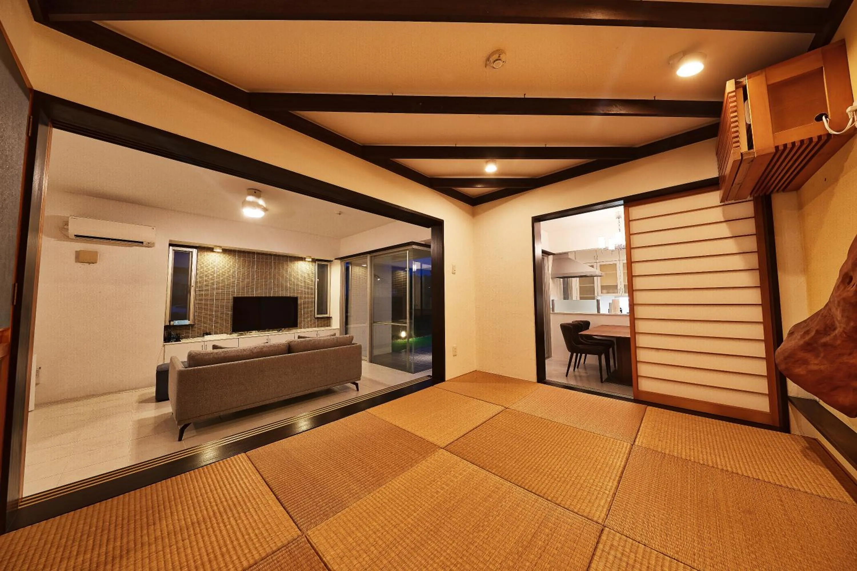 Night in Sky Villa Toyohara