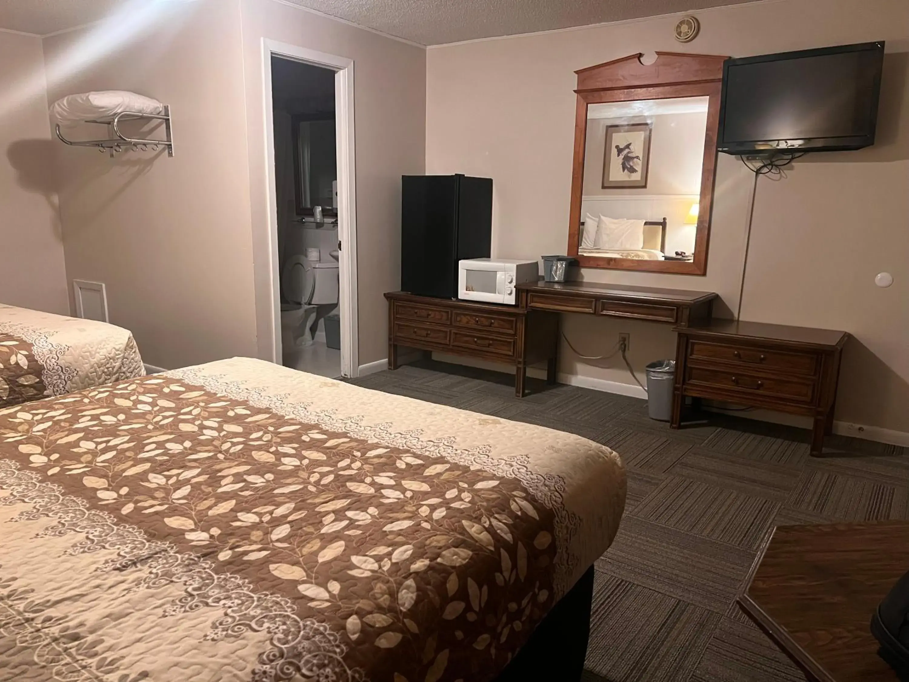 Bedroom, Bed in Dew Drop Inn Motel by OYO Miller SD Bedroom, Bed in Dew Drop Inn Motel by OYO Miller SD