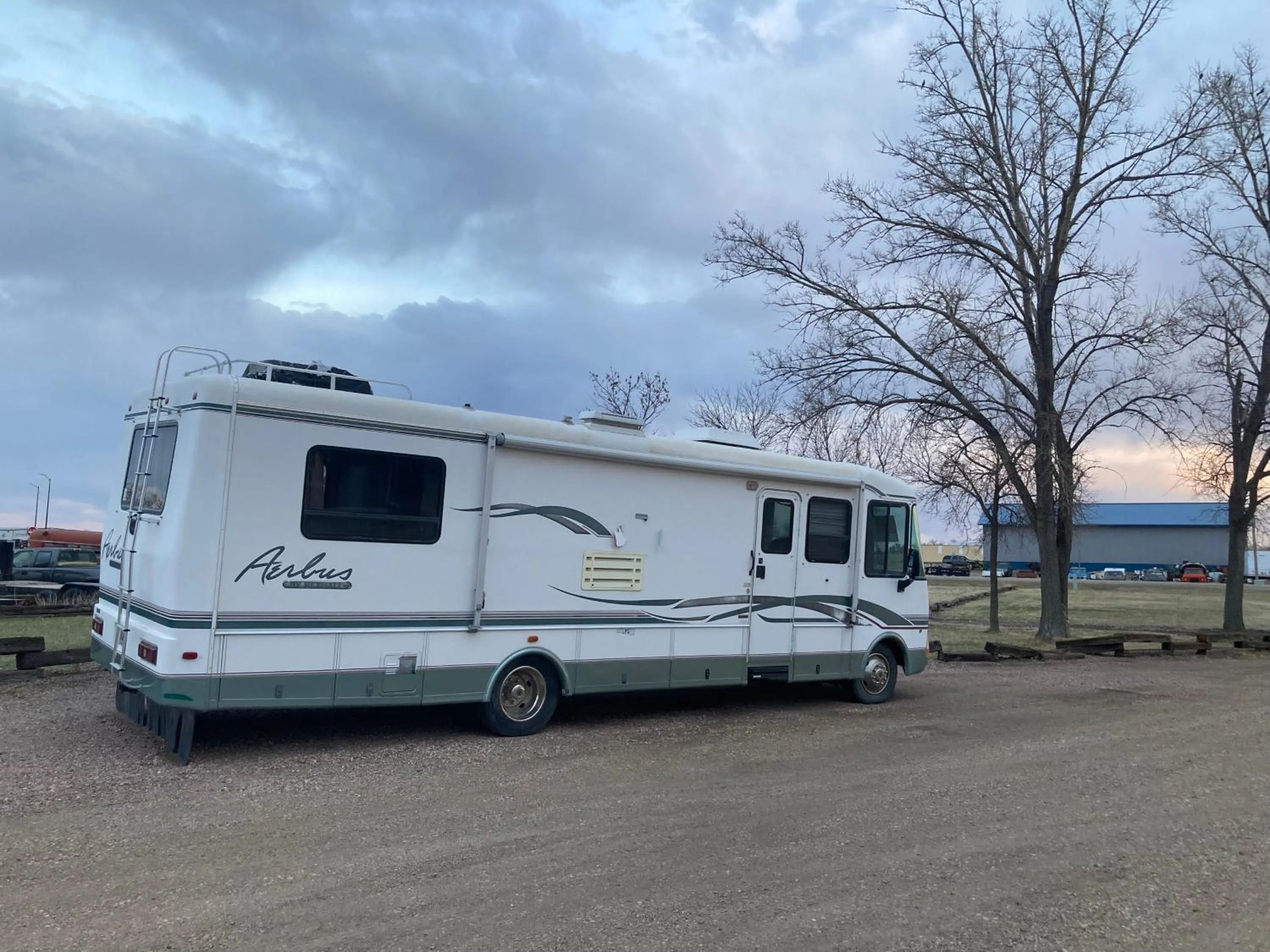 Parking in Dew Drop Inn Motel by OYO Miller SD