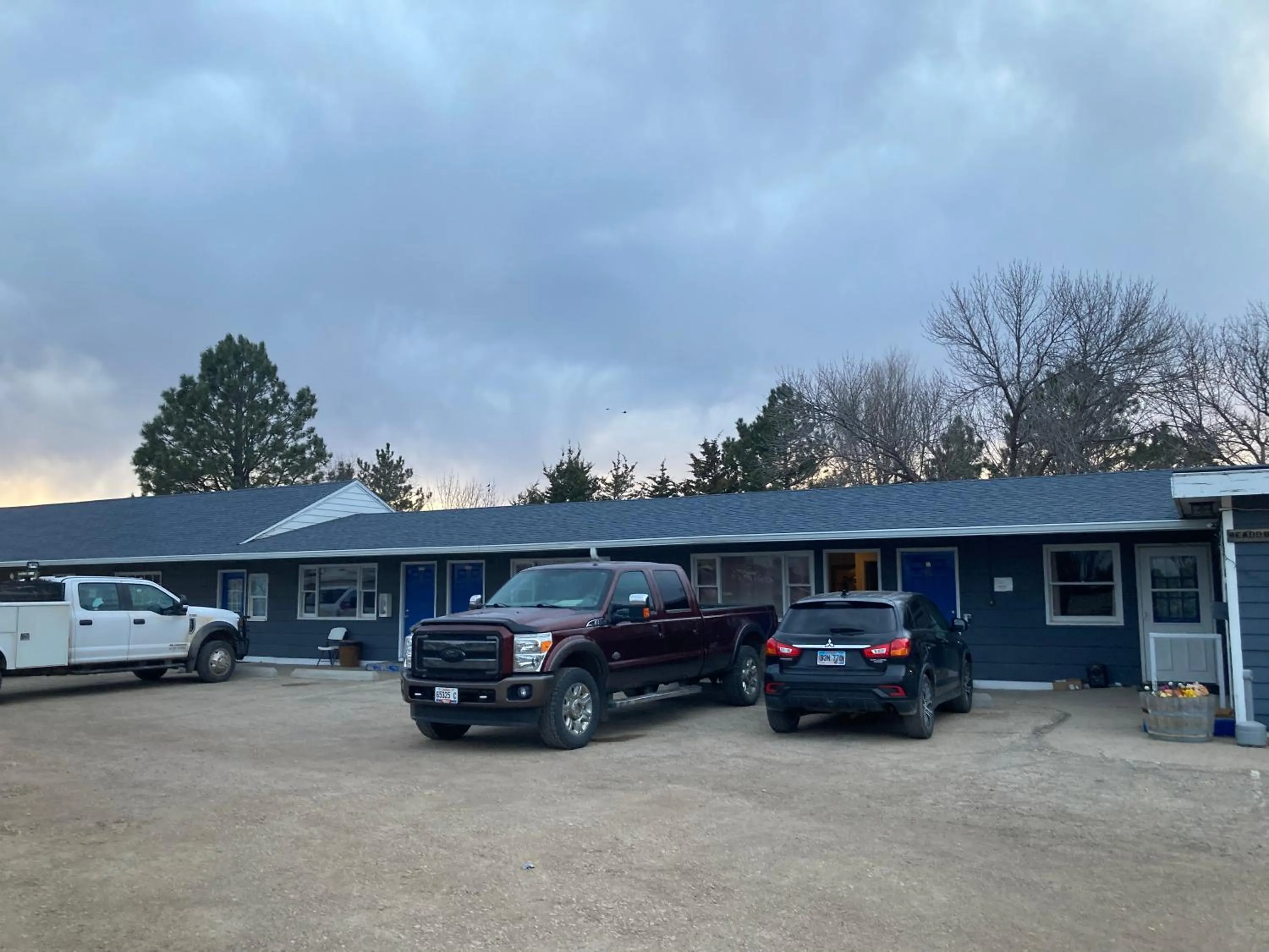 Parking in Dew Drop Inn Motel by OYO Miller SD