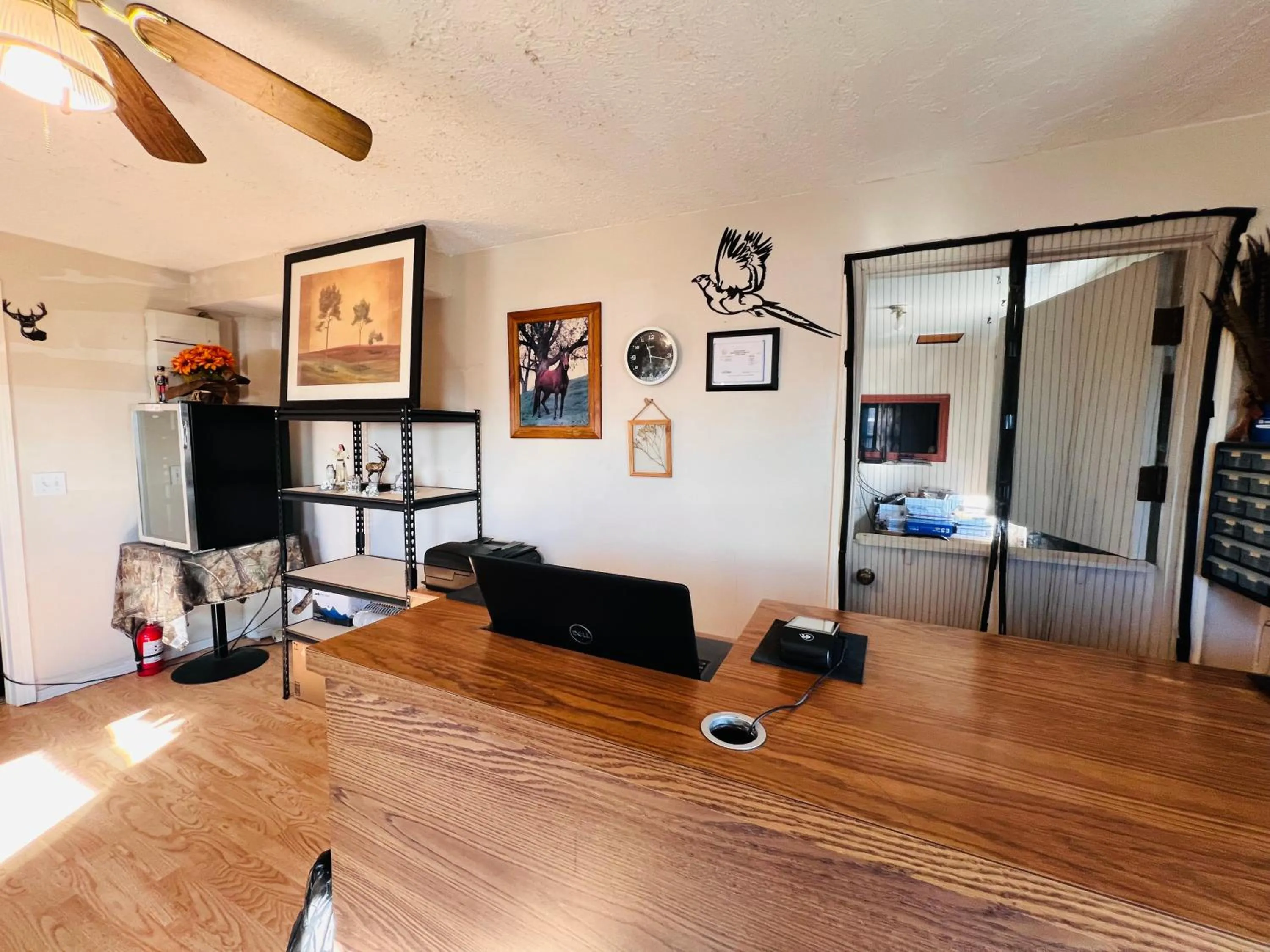 Living room, Bed in Dew Drop Inn Motel by OYO Miller SD