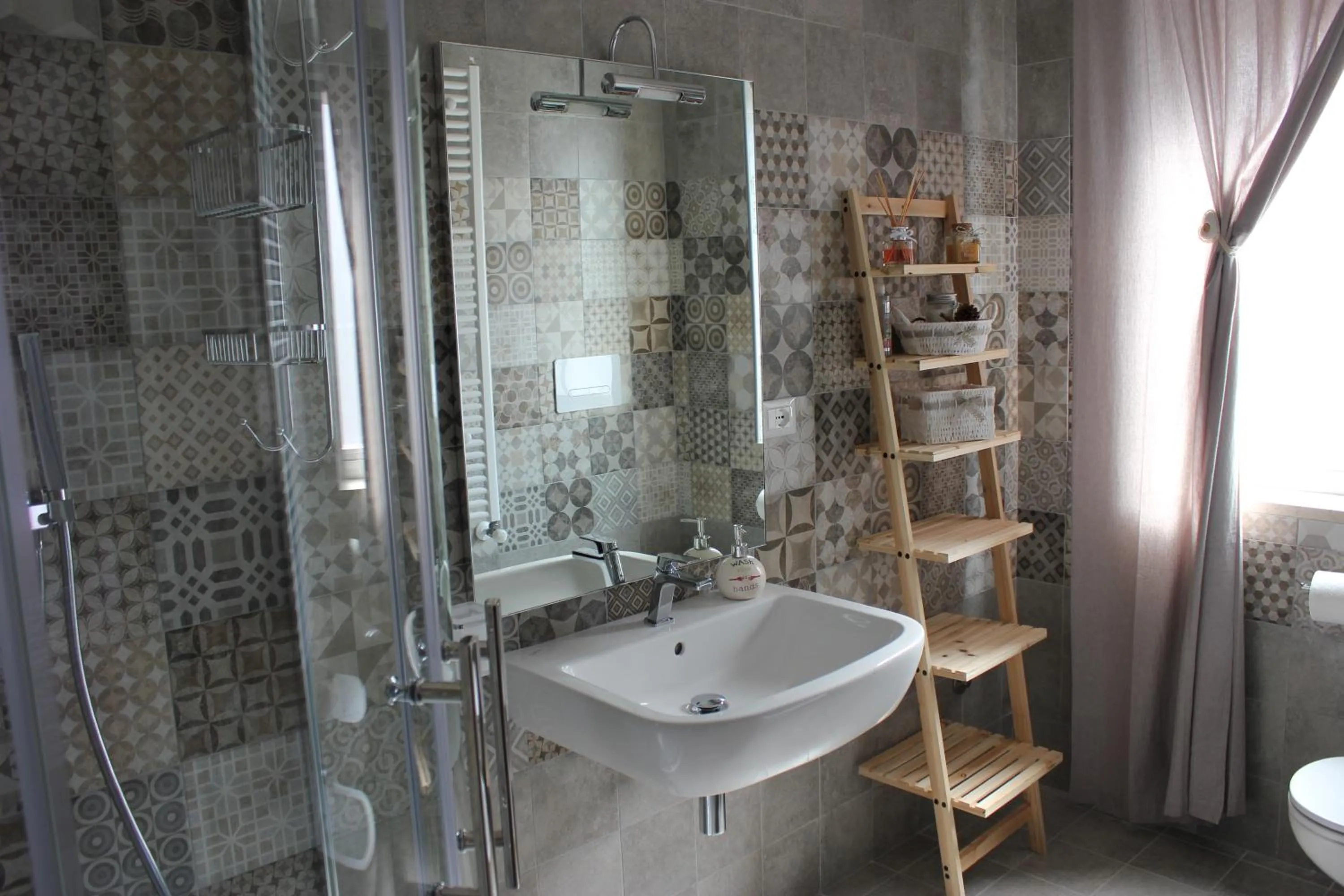 Bathroom in odeon rooms