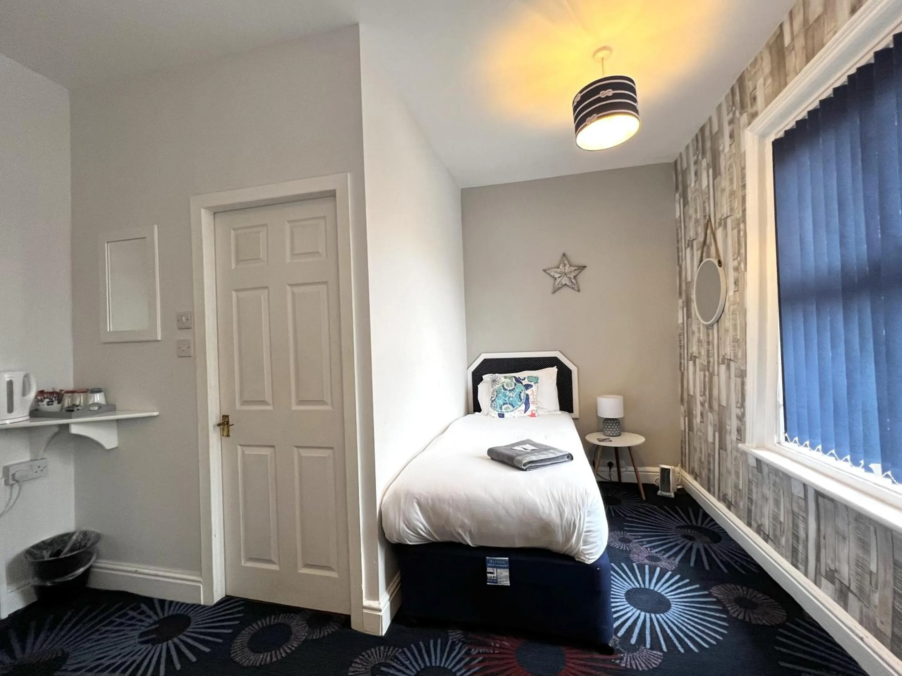 Bedroom, Bed in Central Cove Guesthouse