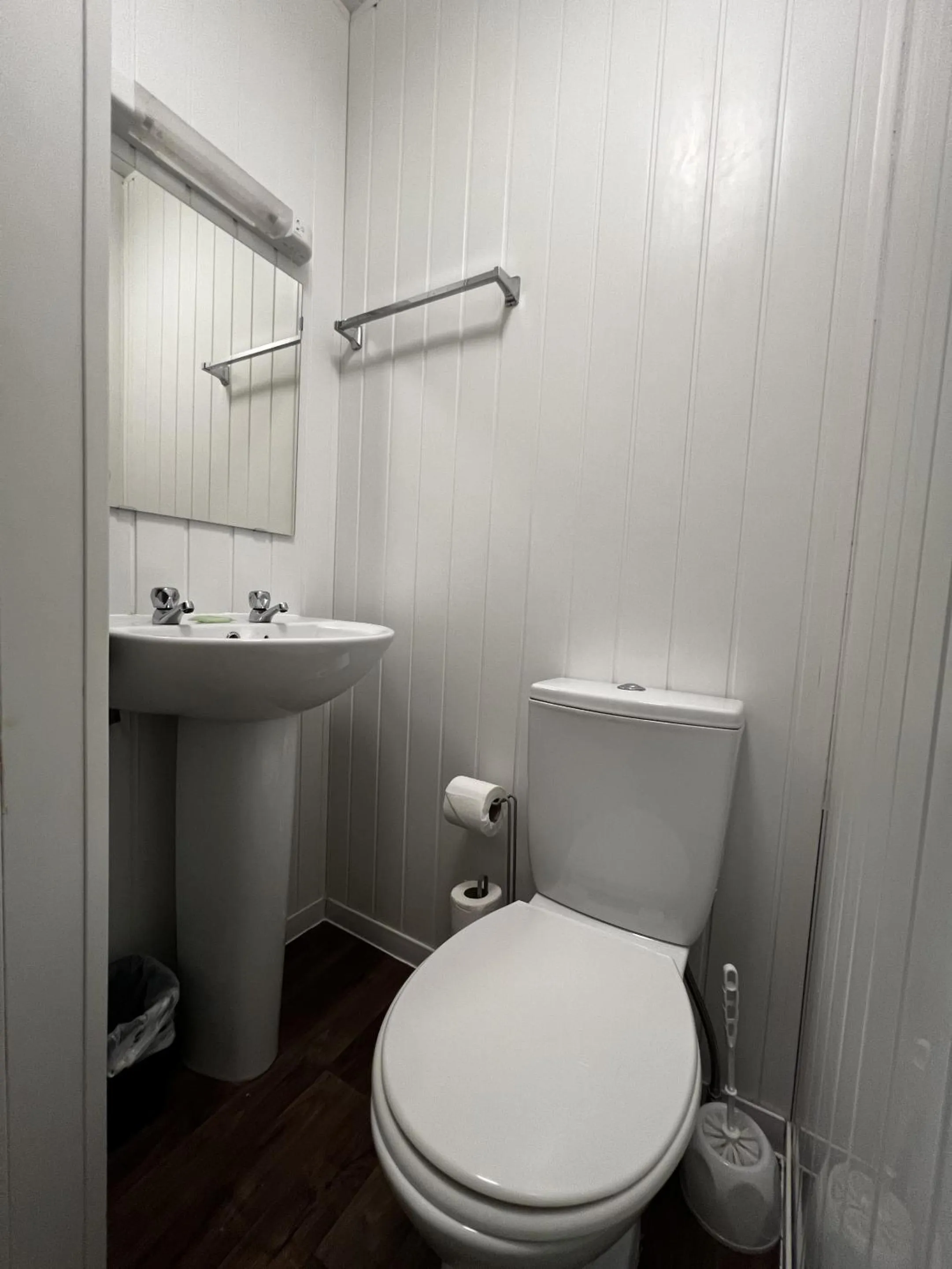 Bathroom in Central Cove Guesthouse