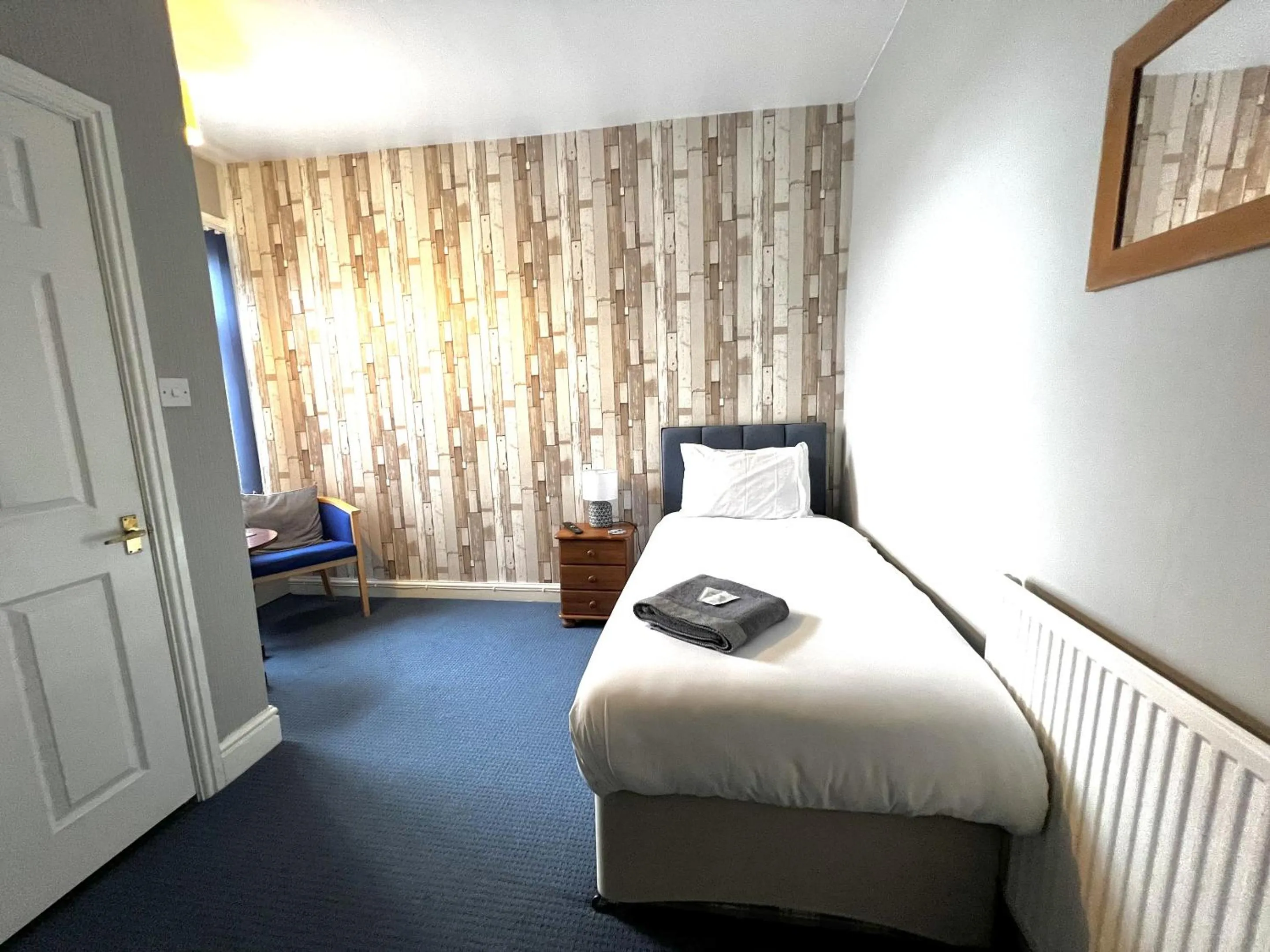 Bedroom, Bed in Central Cove Guesthouse