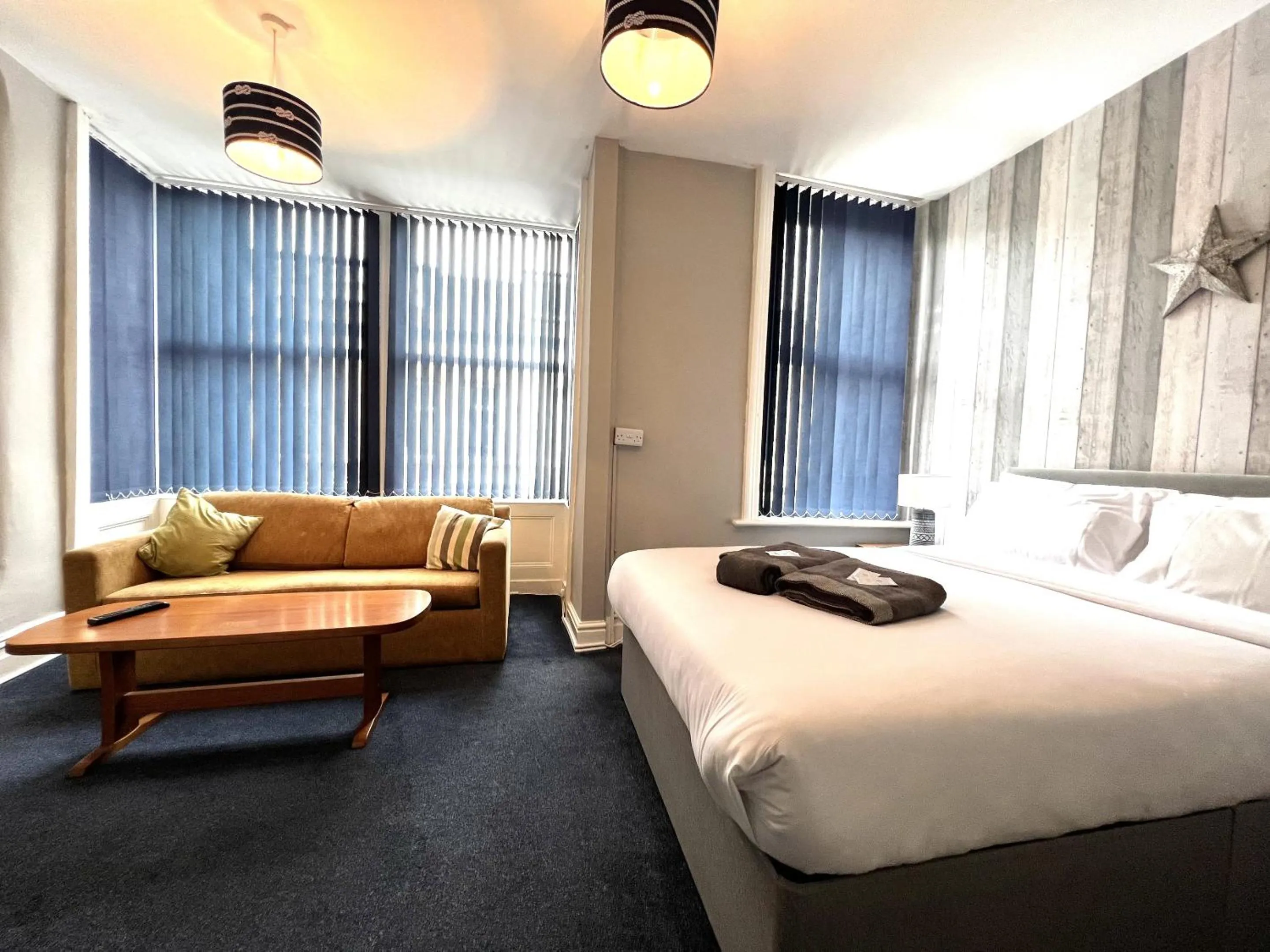 Bedroom, Bed in Central Cove Guesthouse