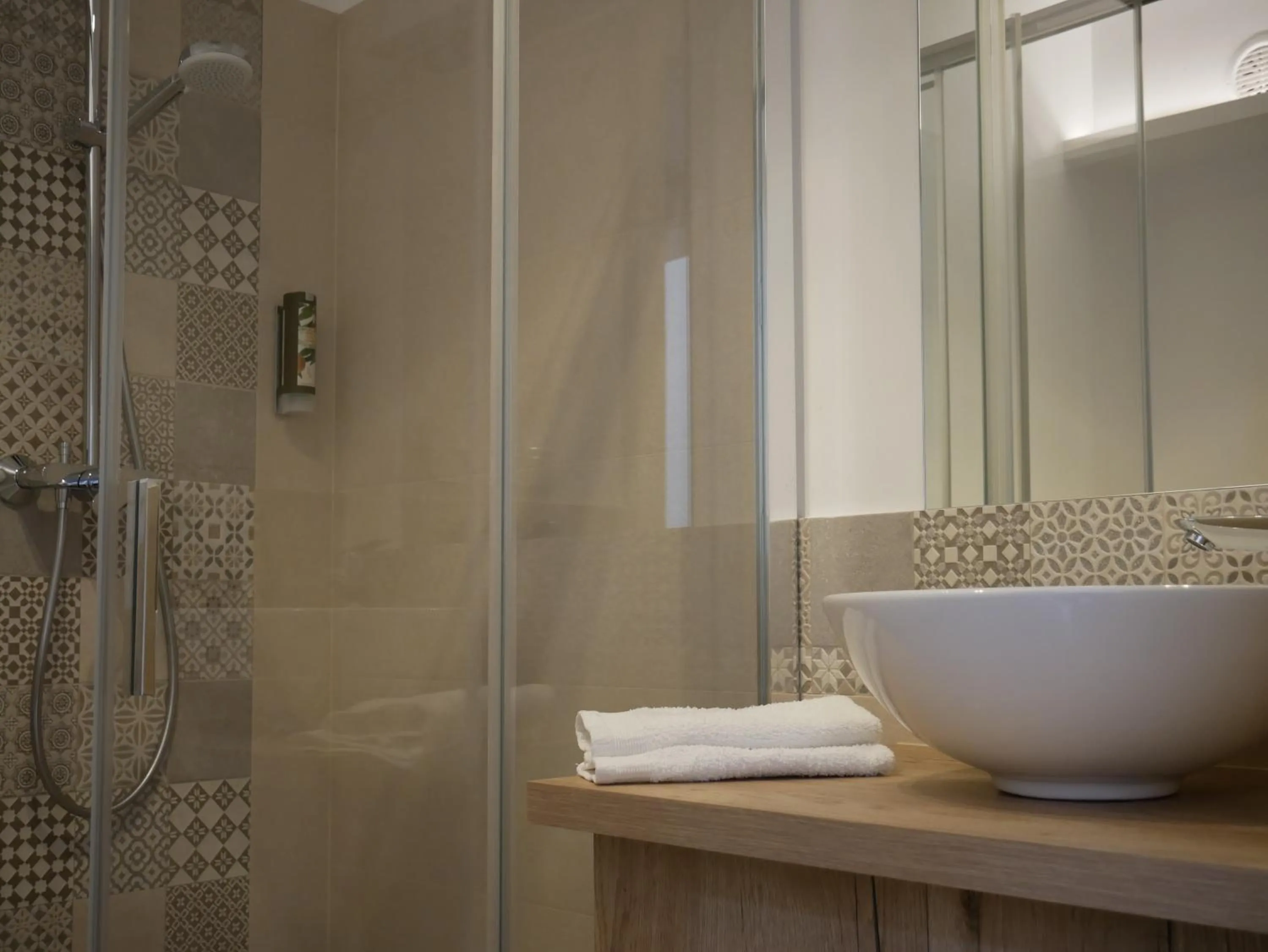 Bathroom in Ermine Suites