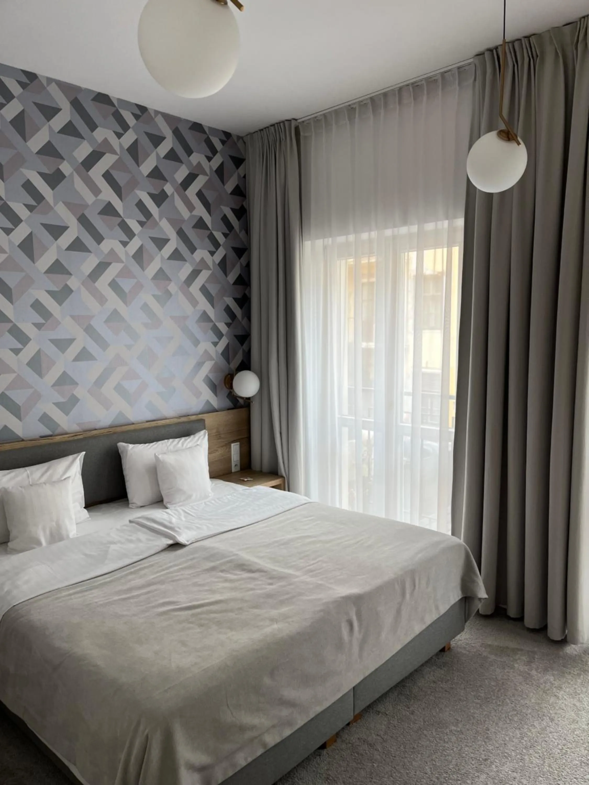 Bedroom, Bed in Ermine Suites