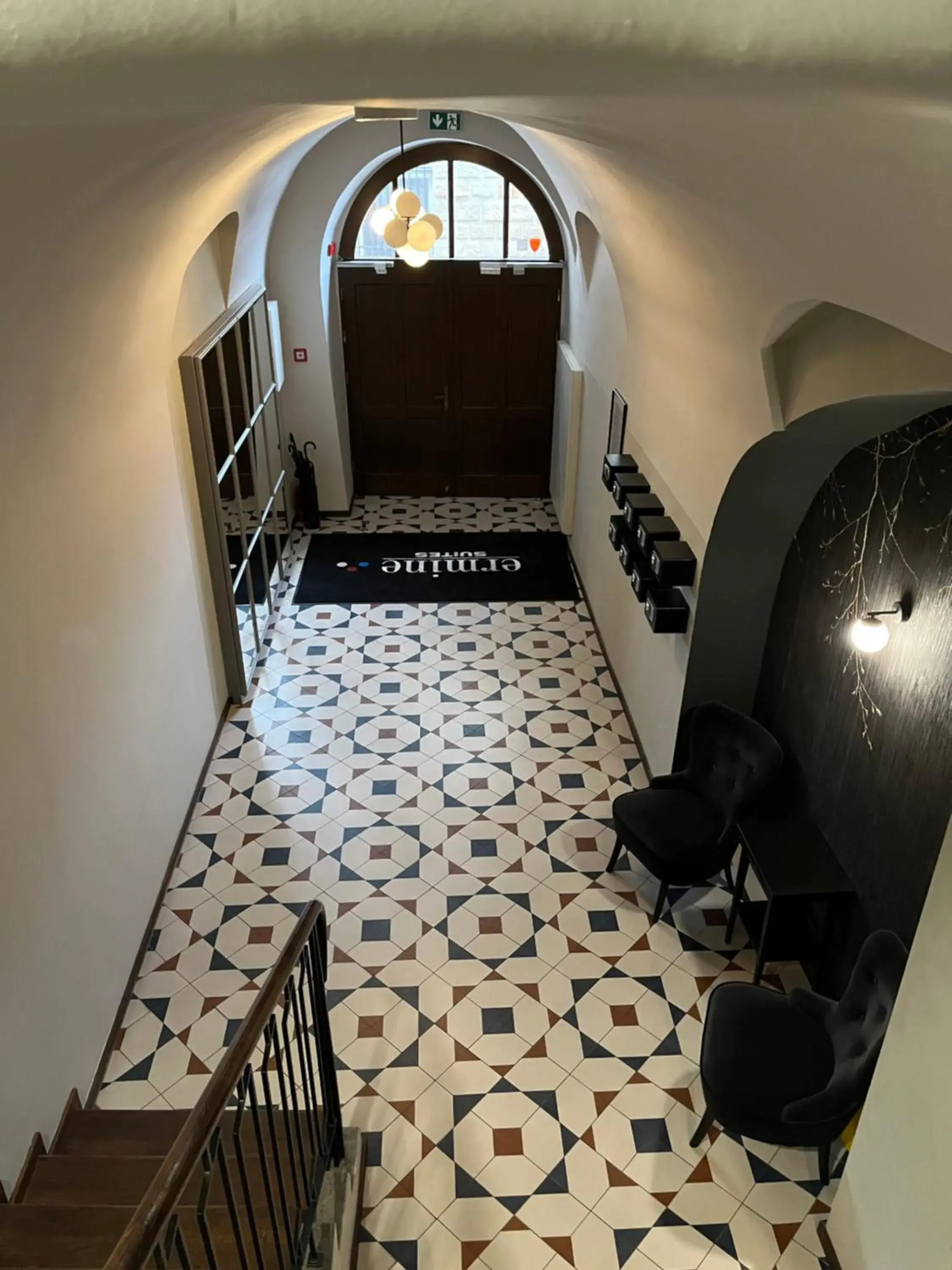 Lobby or reception in Ermine Suites Lobby or reception in Ermine Suites