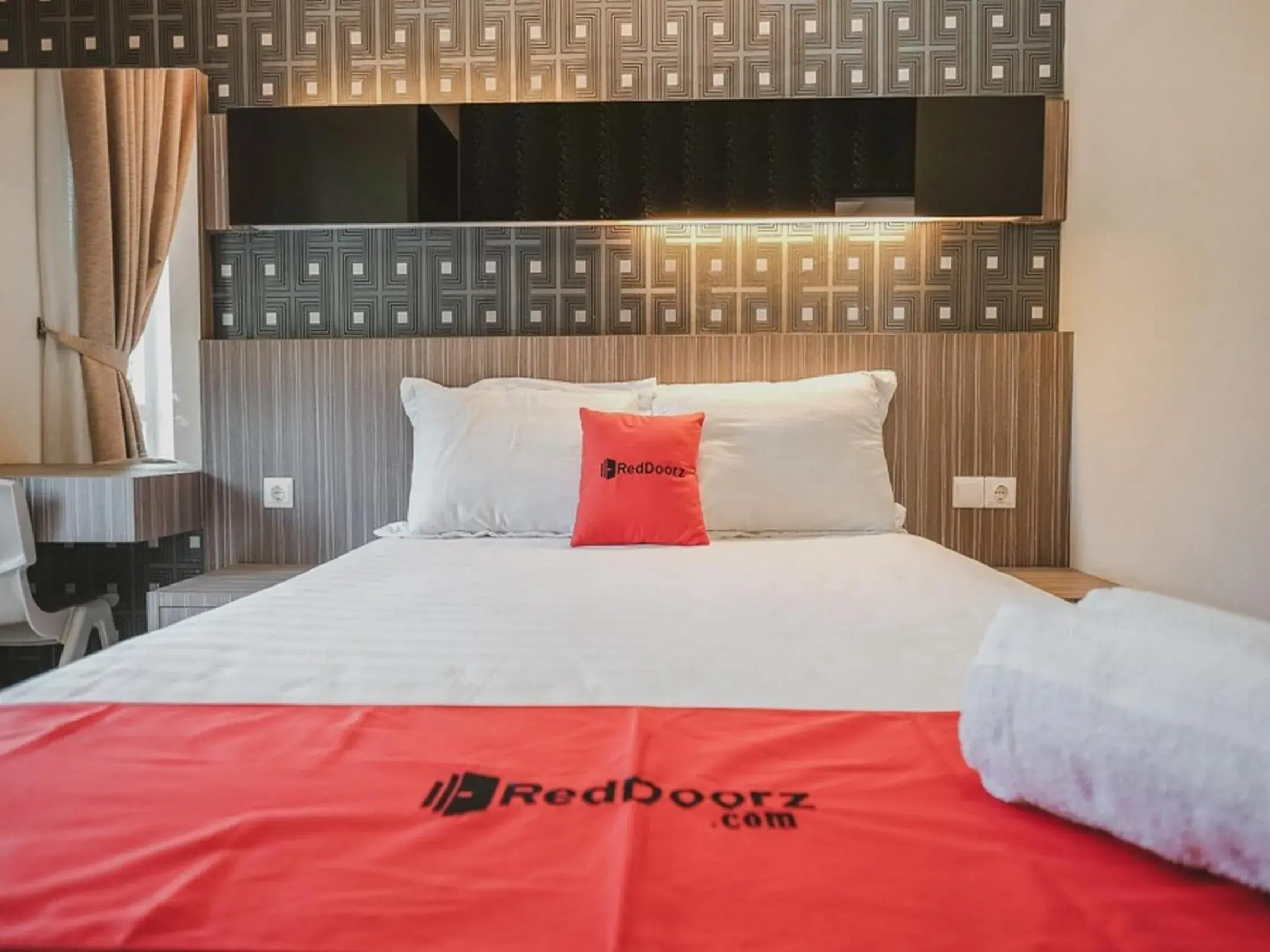 Bedroom, Bed in RedDoorz @ Jamin Ginting Medan Bedroom, Bed in RedDoorz @ Jamin Ginting Medan