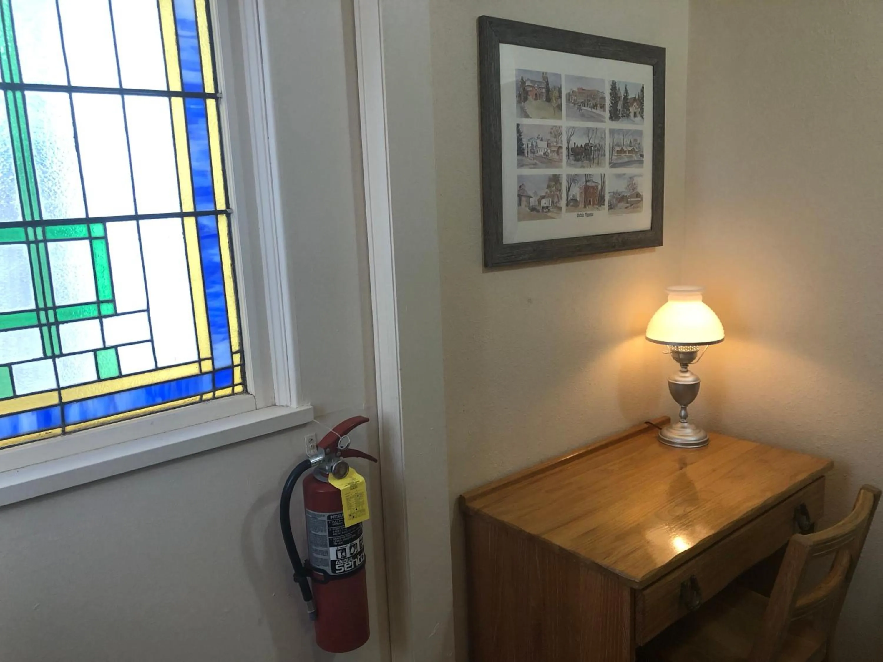 Bedroom in Mansion House Motel