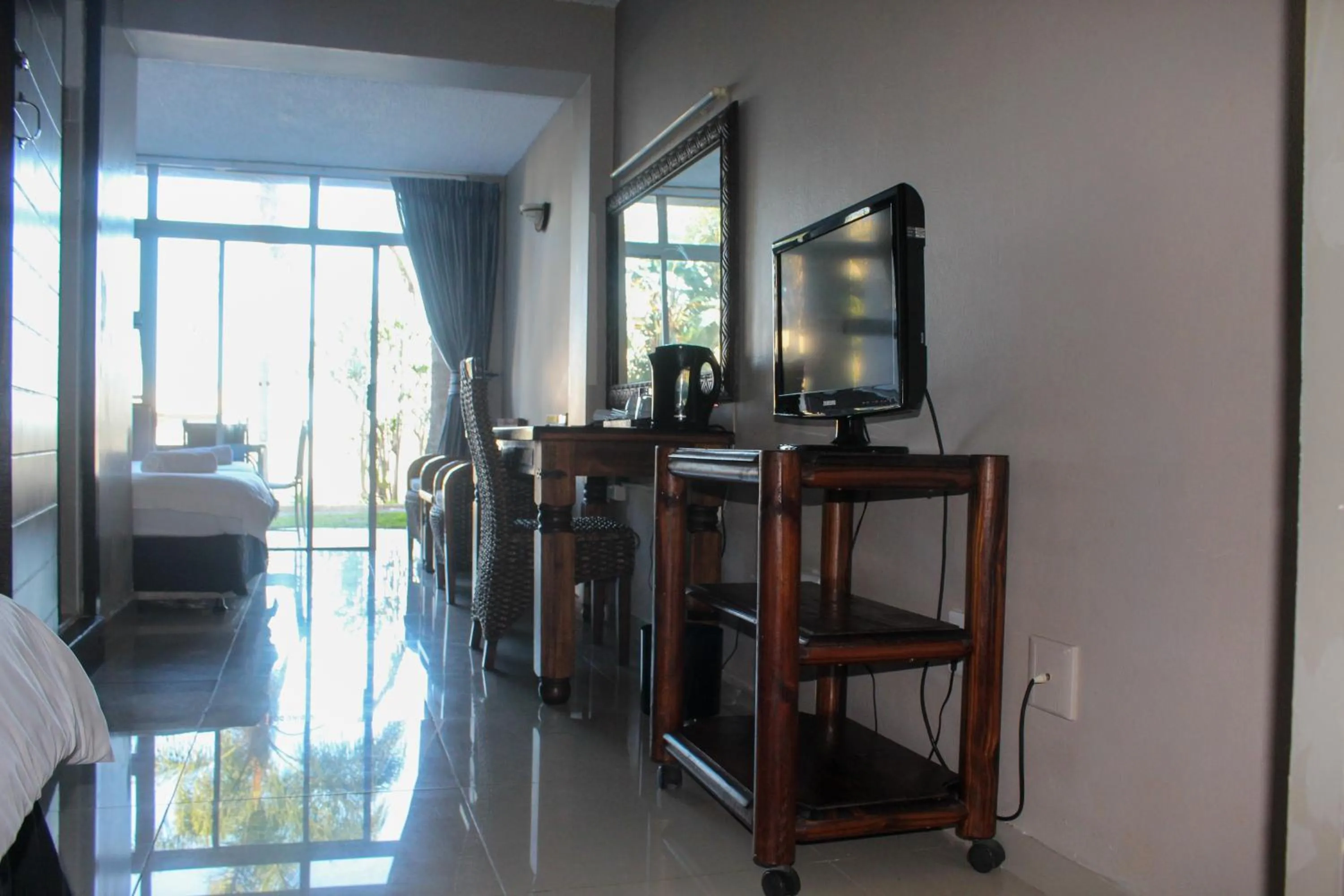 TV and multimedia in Margate Hotel