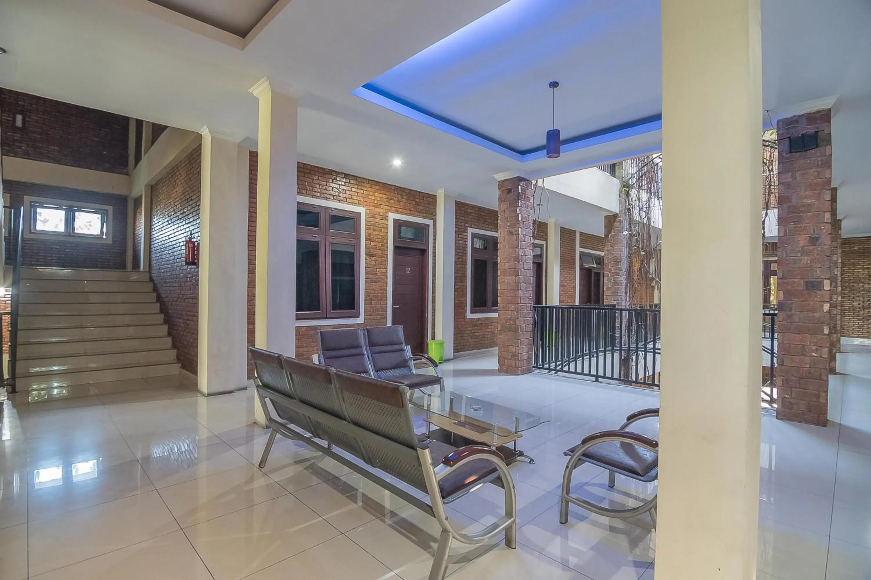 RedDoorz Plus near Cambridge City Square 2 Medan