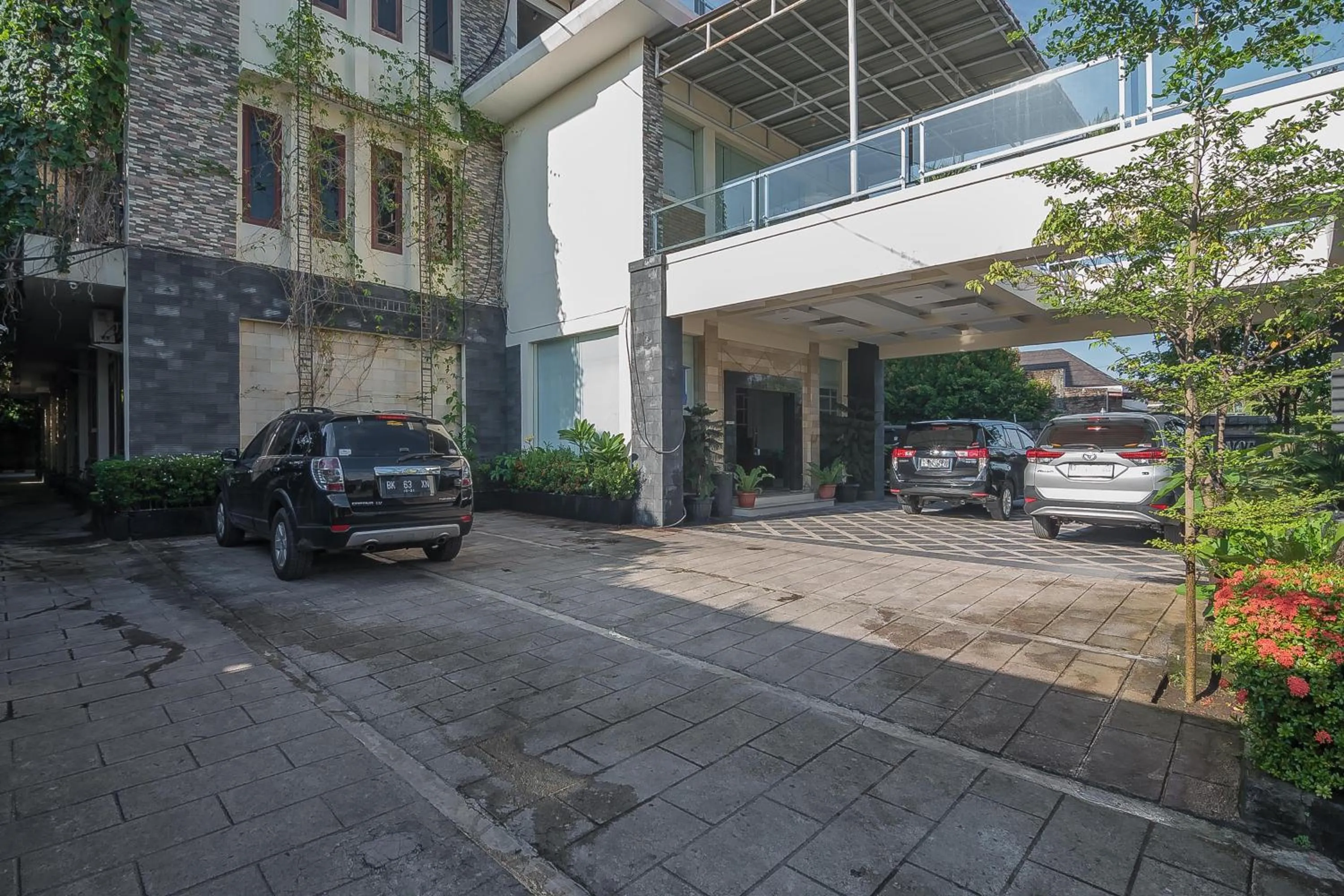 RedDoorz Plus near Cambridge City Square 2 Medan