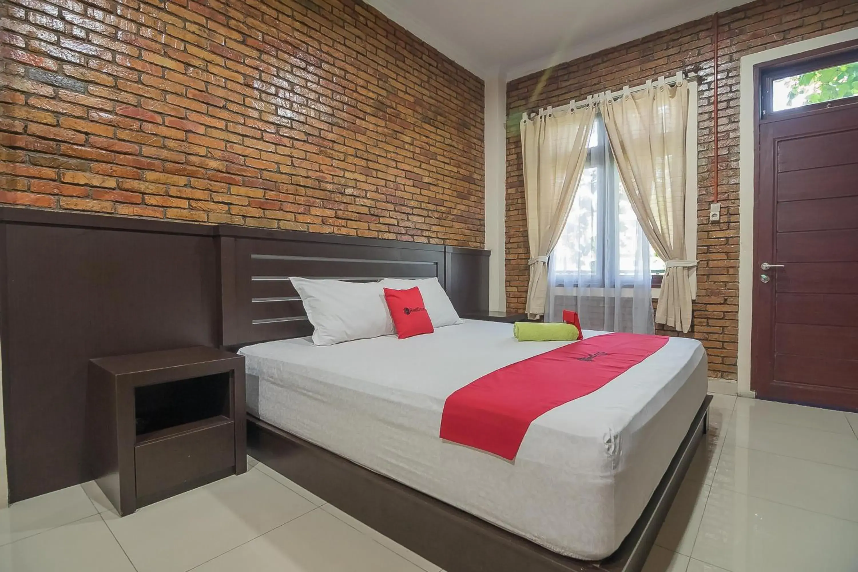 Bedroom, Bed in RedDoorz Plus near Cambridge City Square 2 Medan Bedroom, Bed in RedDoorz Plus near Cambridge City Square 2 Medan