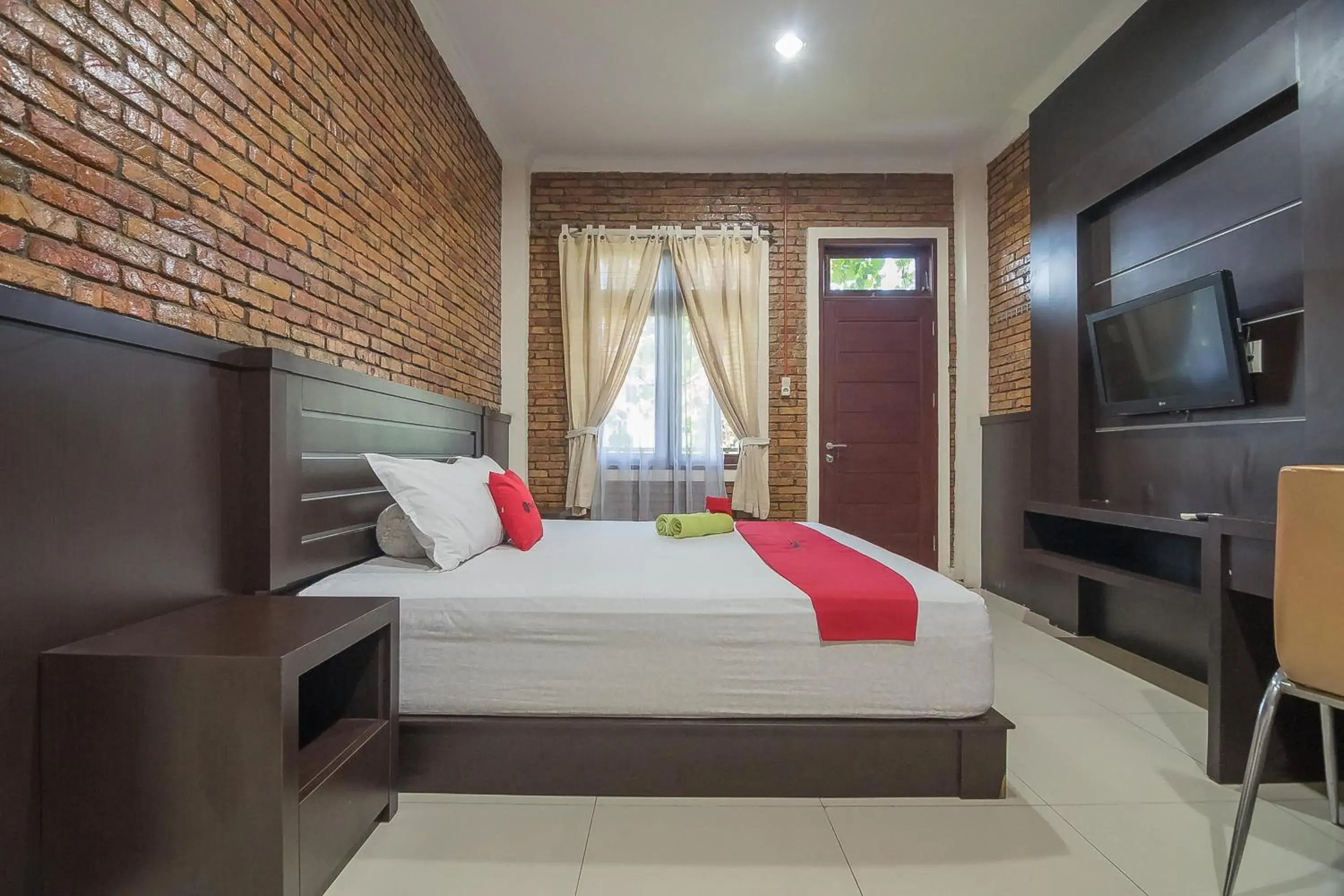 Bedroom, Bed in RedDoorz Plus near Cambridge City Square 2 Medan Bedroom, Bed in RedDoorz Plus near Cambridge City Square 2 Medan