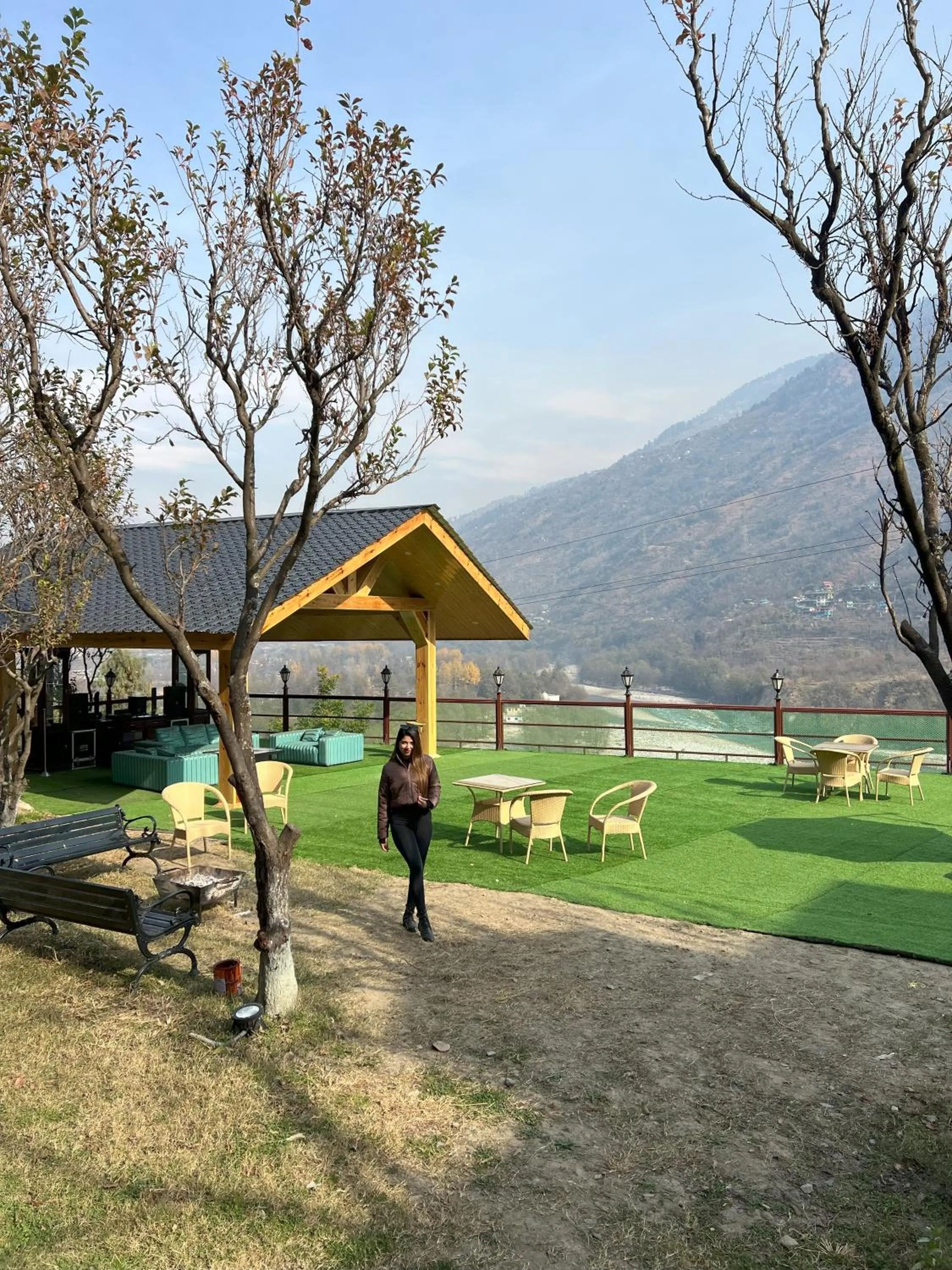 Garden in Regenta Inn by Riverside Manali