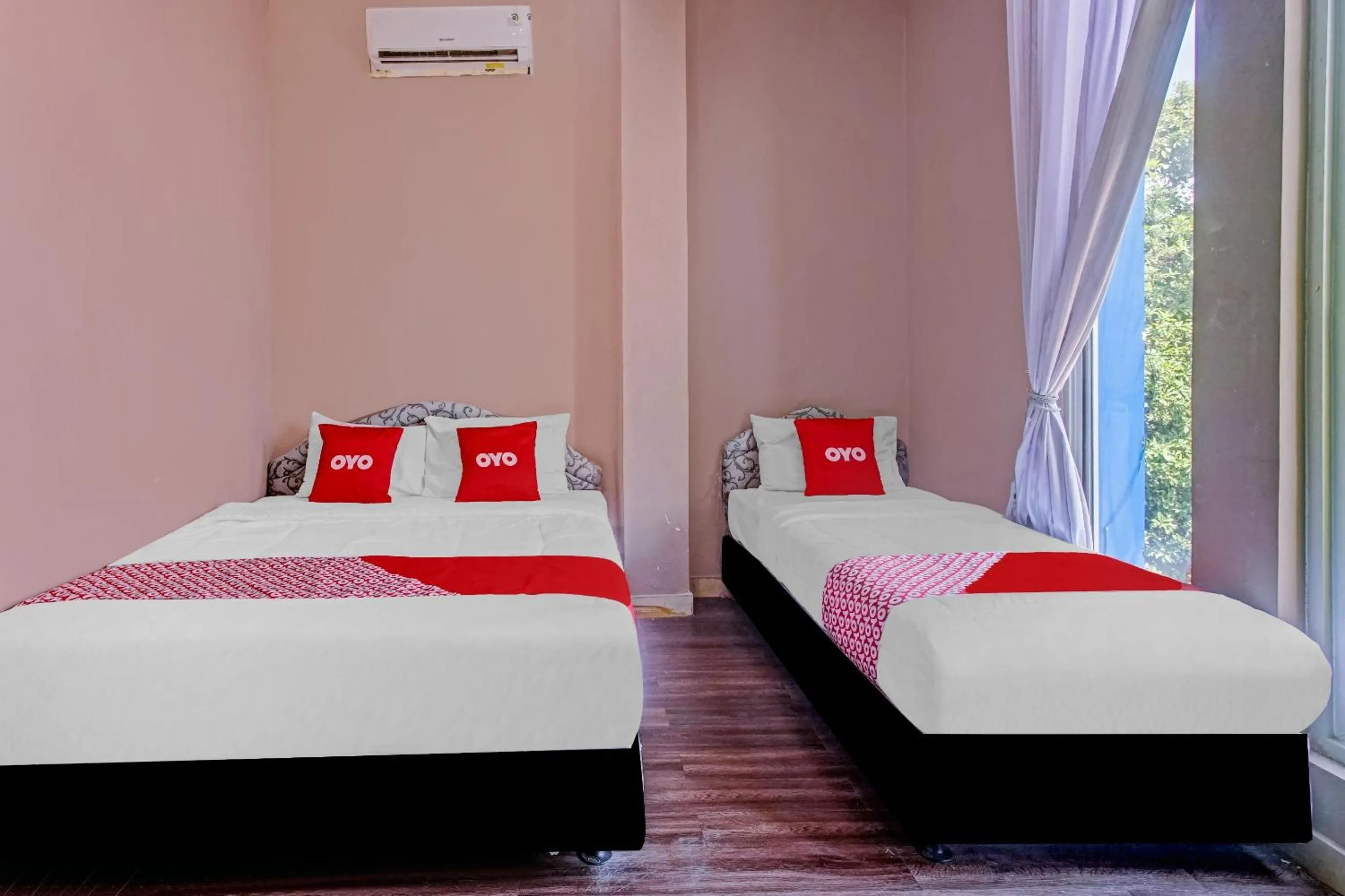 Bedroom, Bed in Hotel O Enggal Near Gor Saburai Formerly Hotel Pelangi