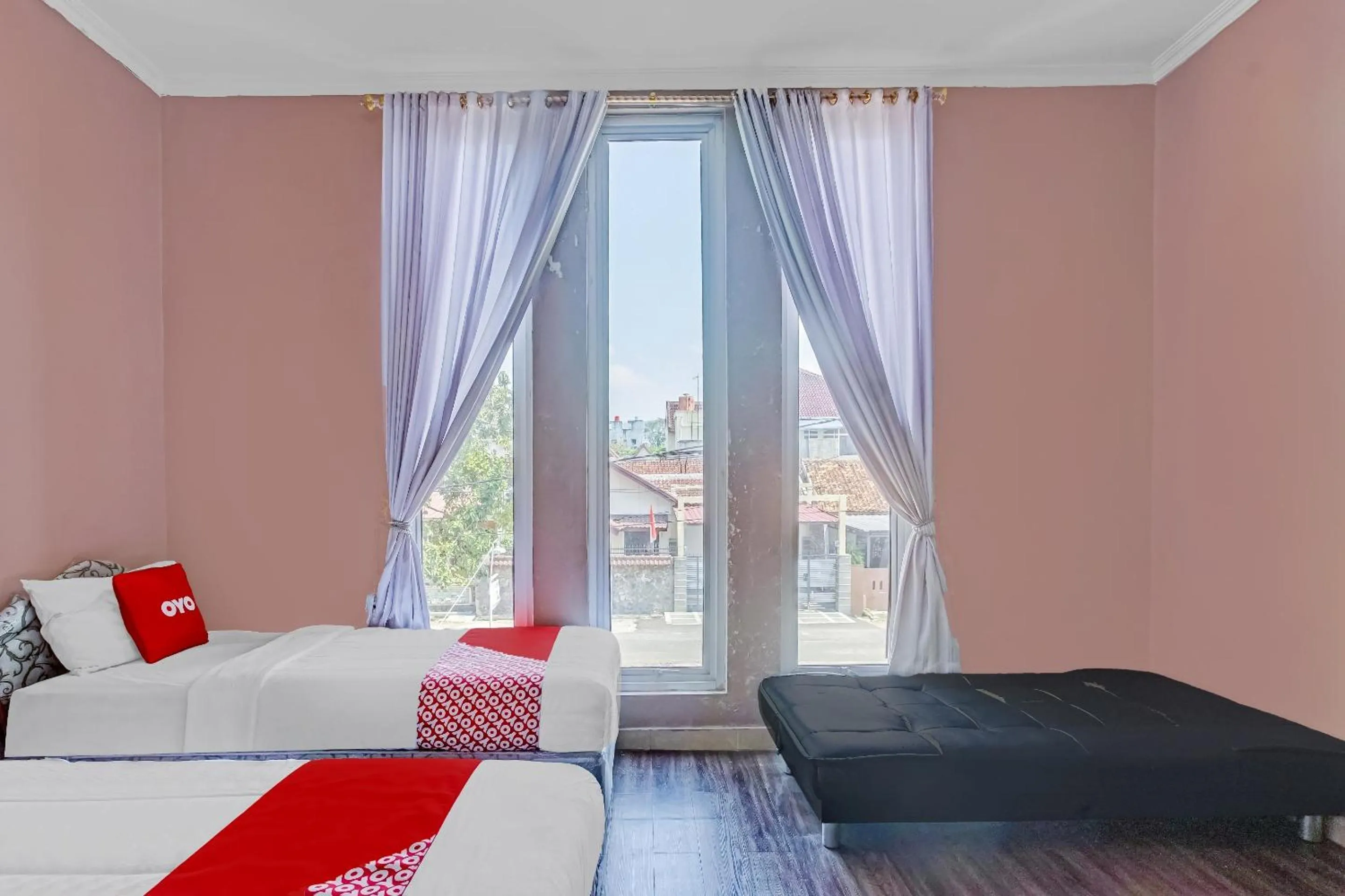 Bedroom, Bed in Hotel O Enggal Near Gor Saburai Formerly Hotel Pelangi