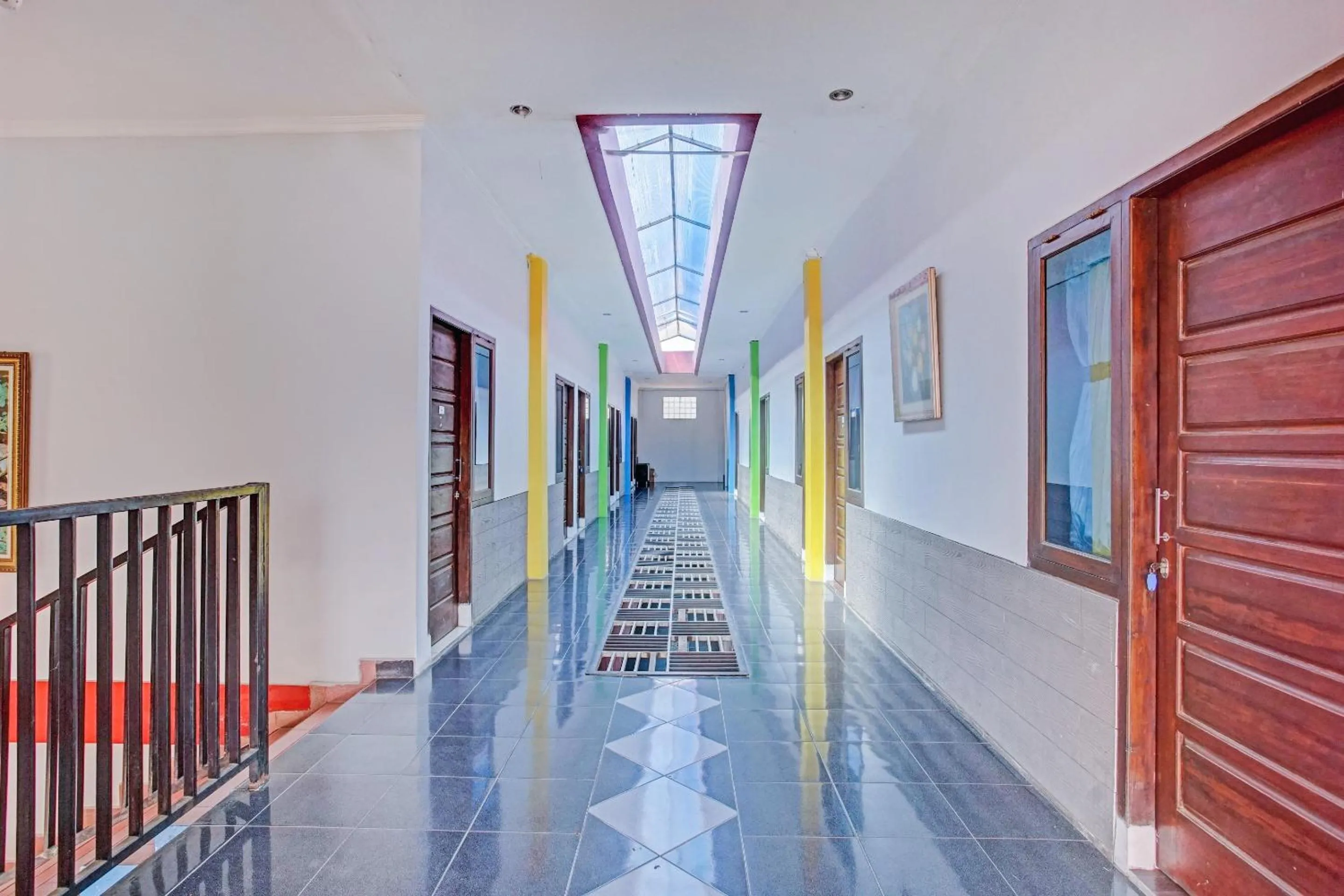 Lobby or reception in Hotel O Enggal Near Gor Saburai Formerly Hotel Pelangi