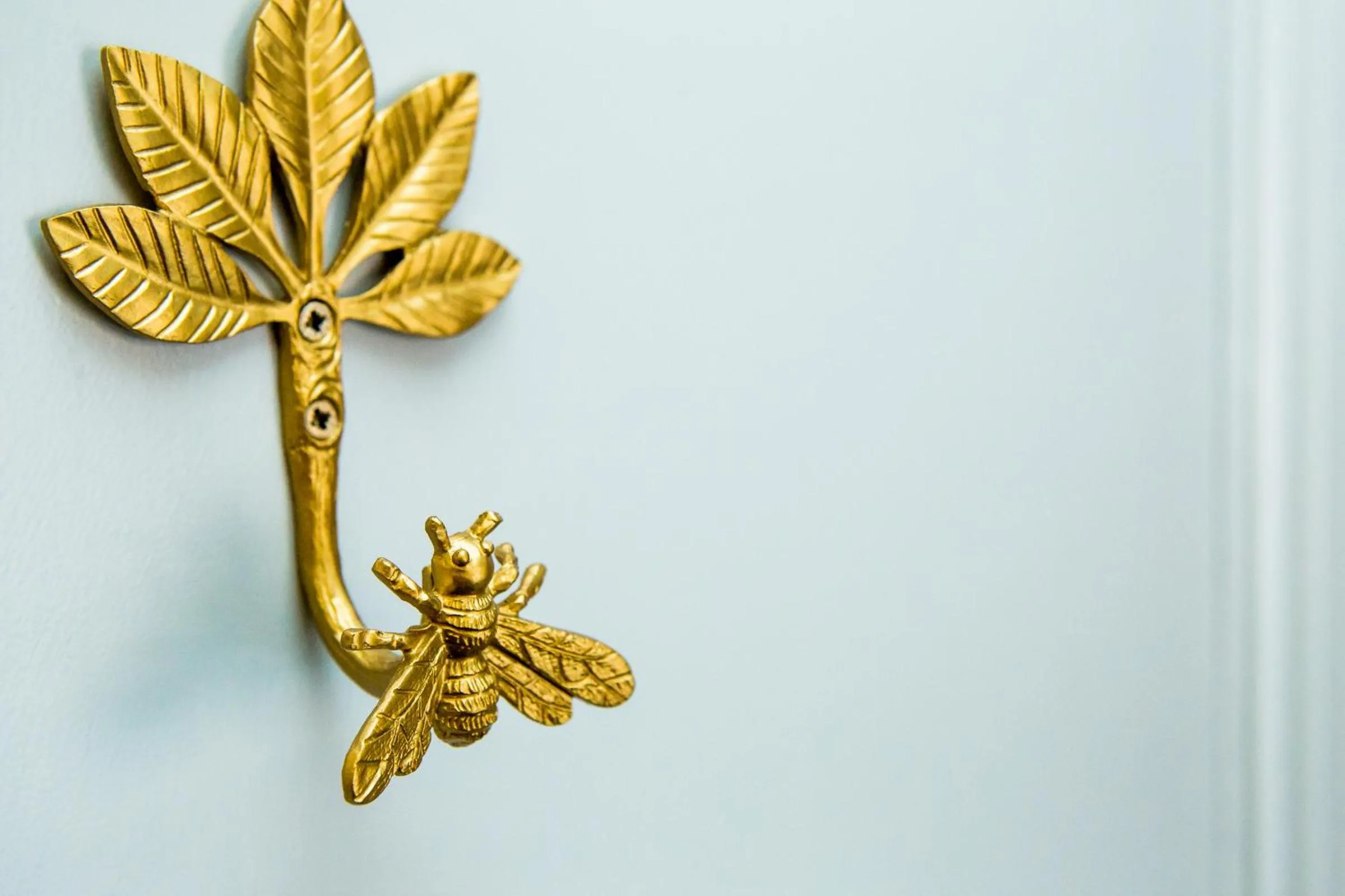 Bedroom in The Golden Lion Inn