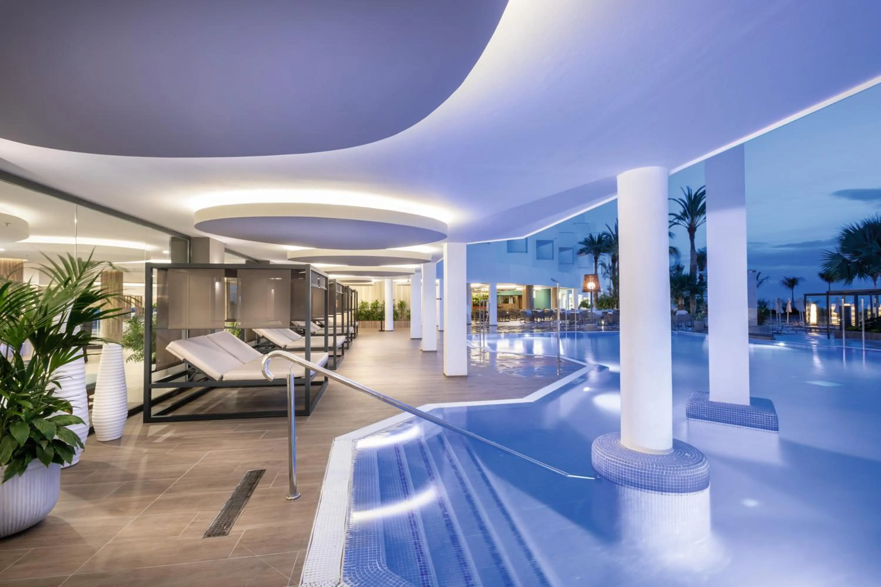 Swimming pool in Hotel Riu Palace Jandia