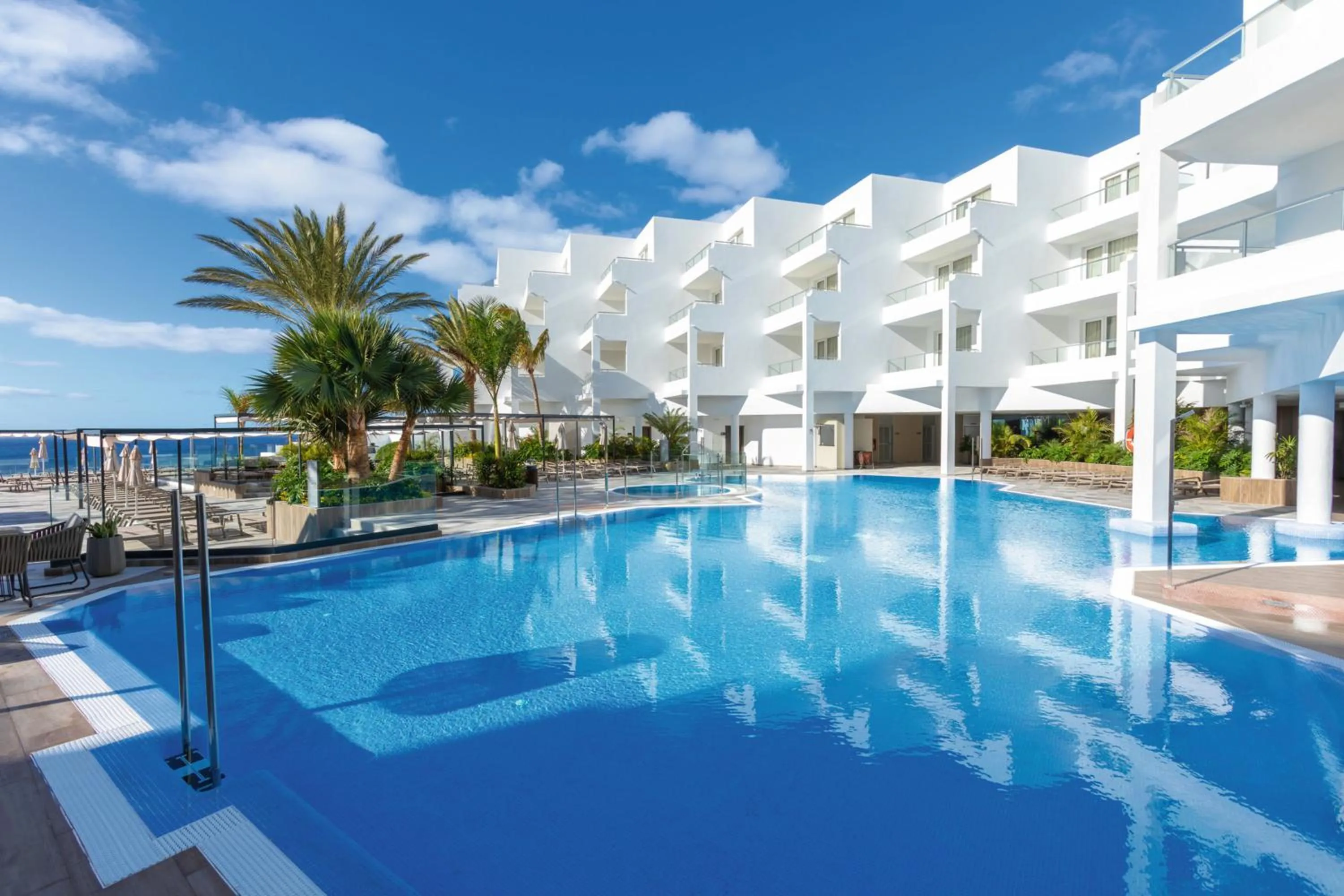 Swimming pool in Hotel Riu Palace Jandia