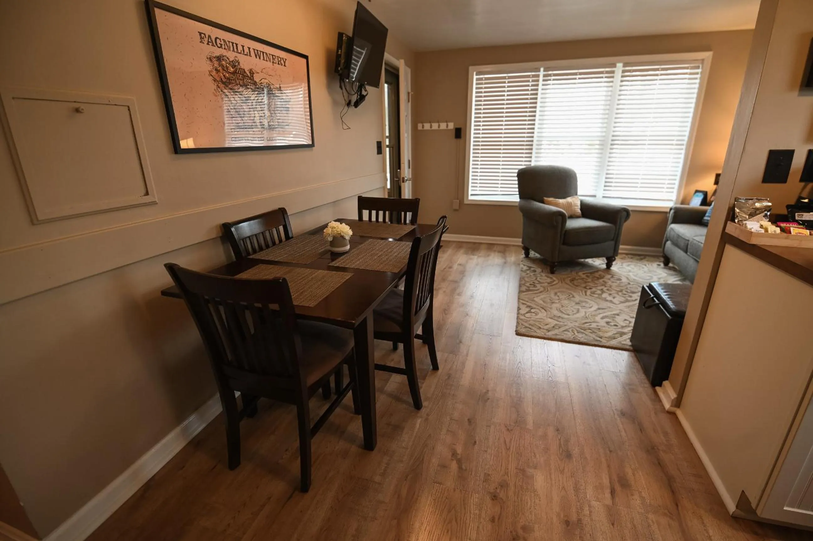 Dining area in The Lakehouse Inn Geneva