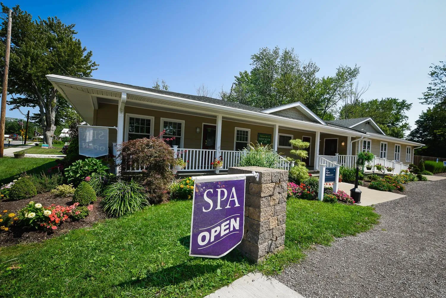 Property building in The Lakehouse Inn Geneva
