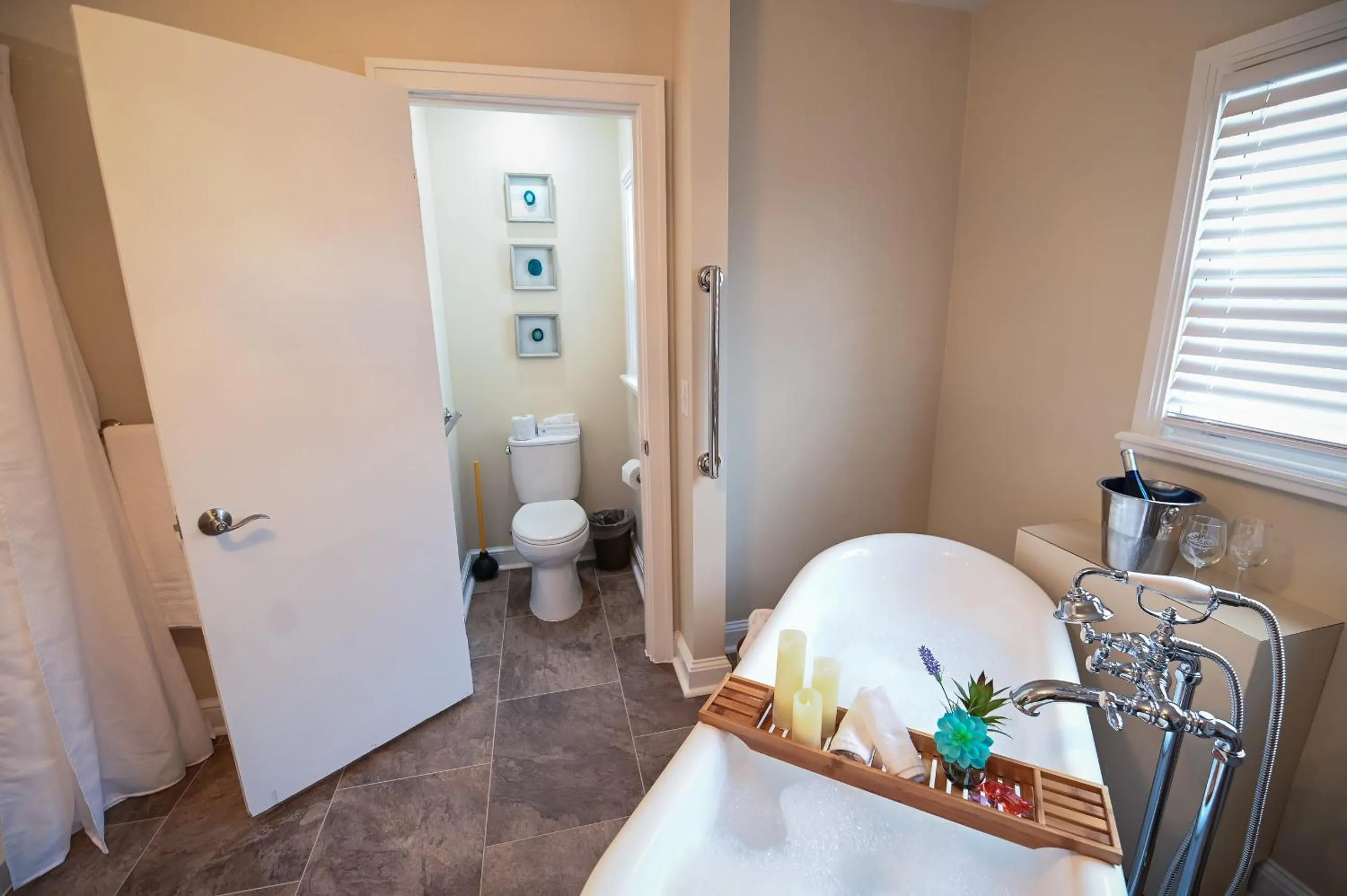 Bathroom in The Lakehouse Inn Geneva