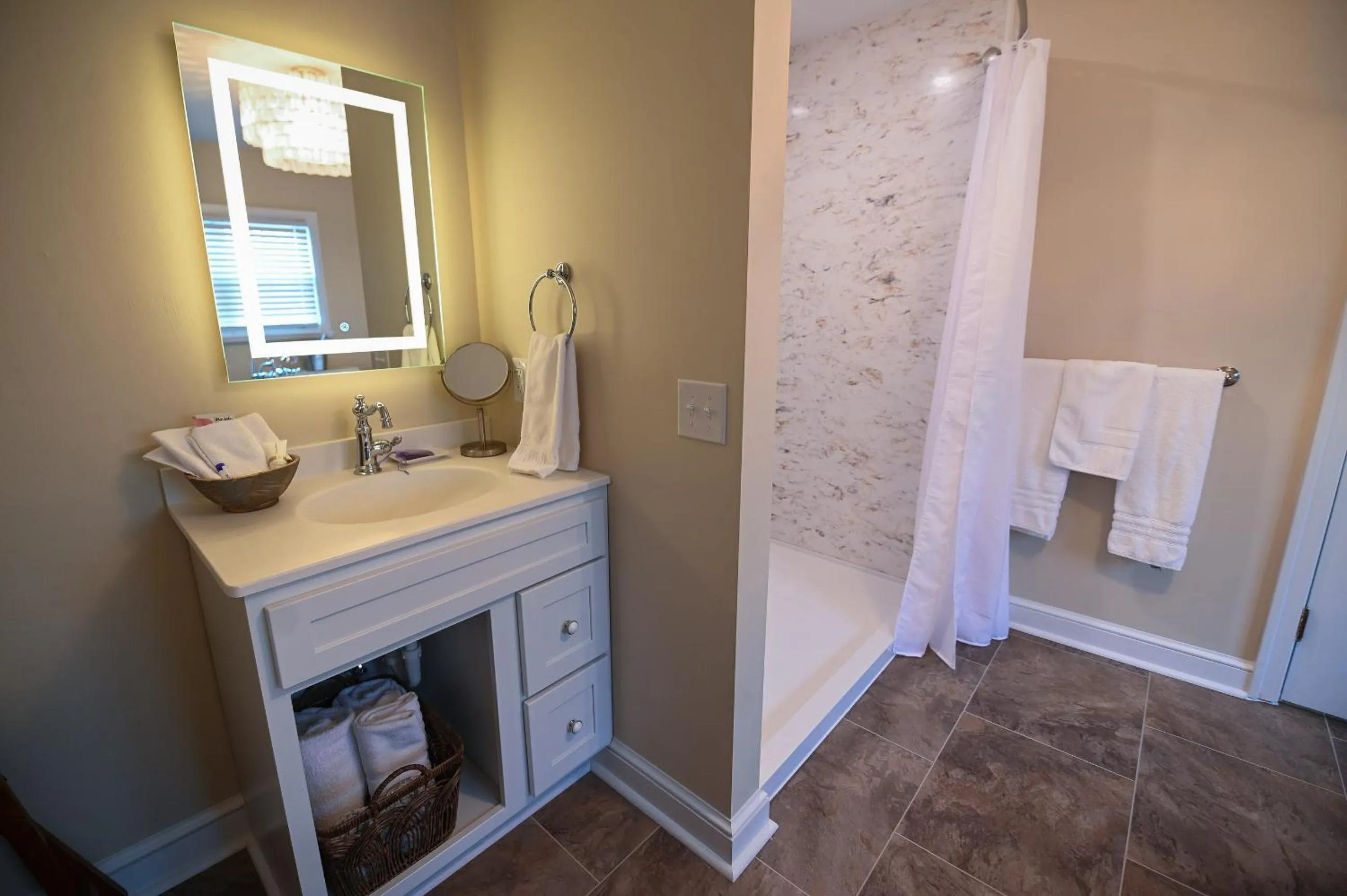 The Lakehouse Inn Geneva