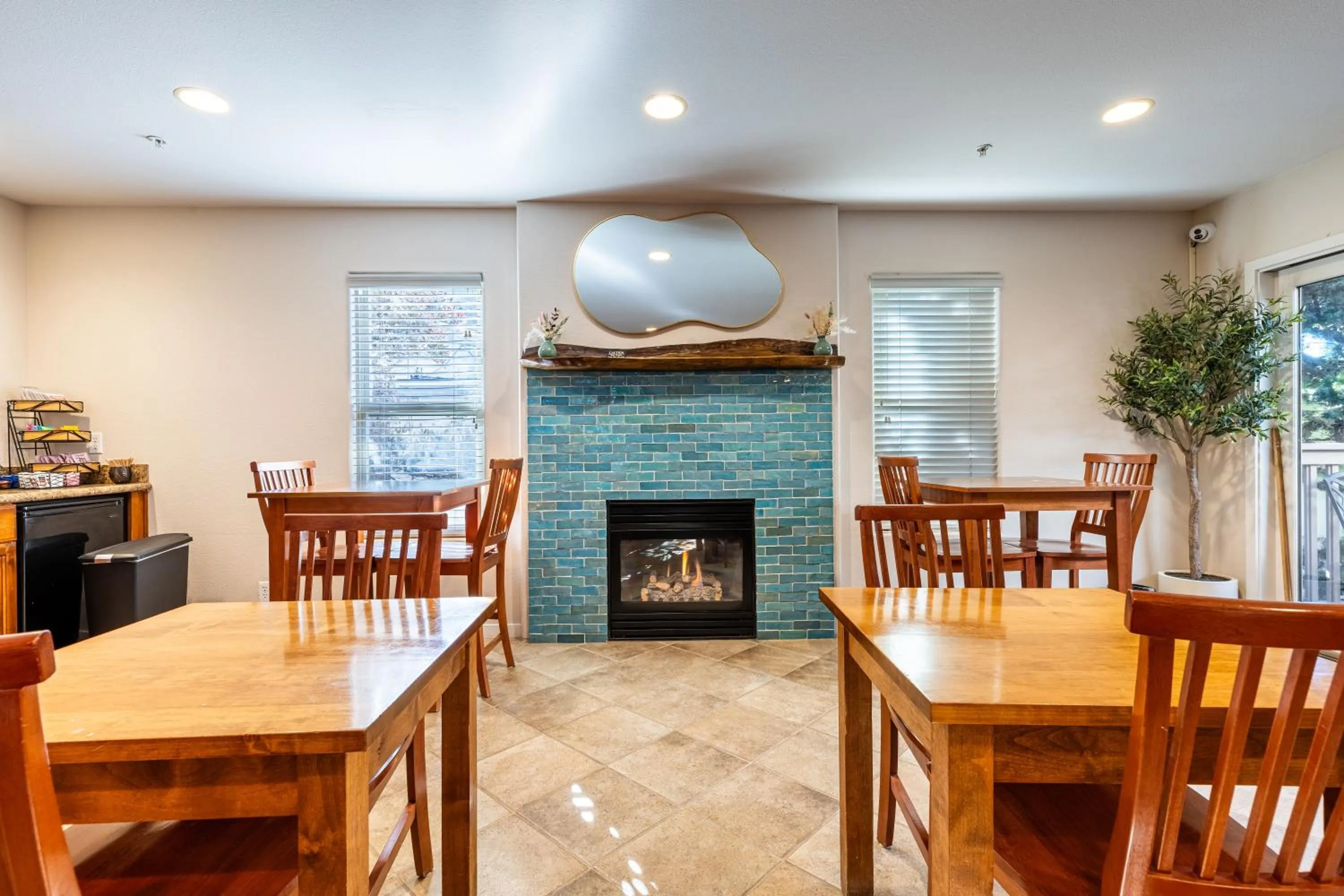 Dining area in Little Sur Inn