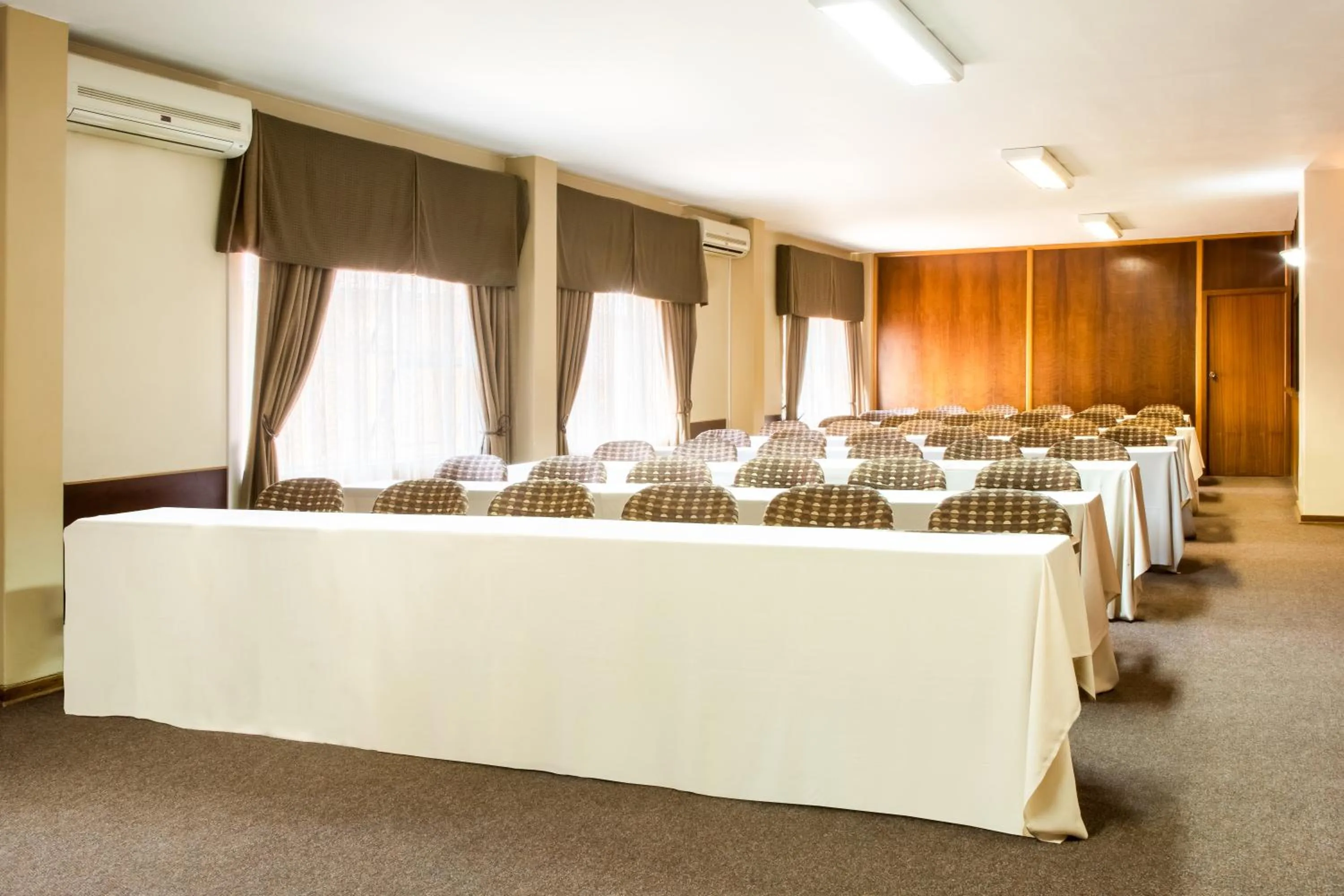 Meeting/conference room, Bed in Elgro Hotel Potchefstroom