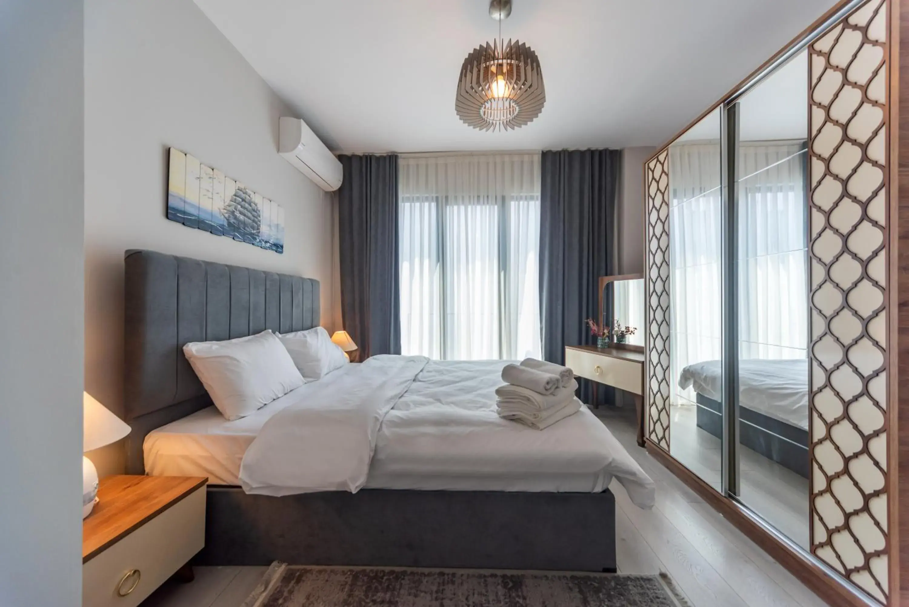 Bedroom, Bed in Green Hills Suites Bedroom, Bed in Green Hills Suites