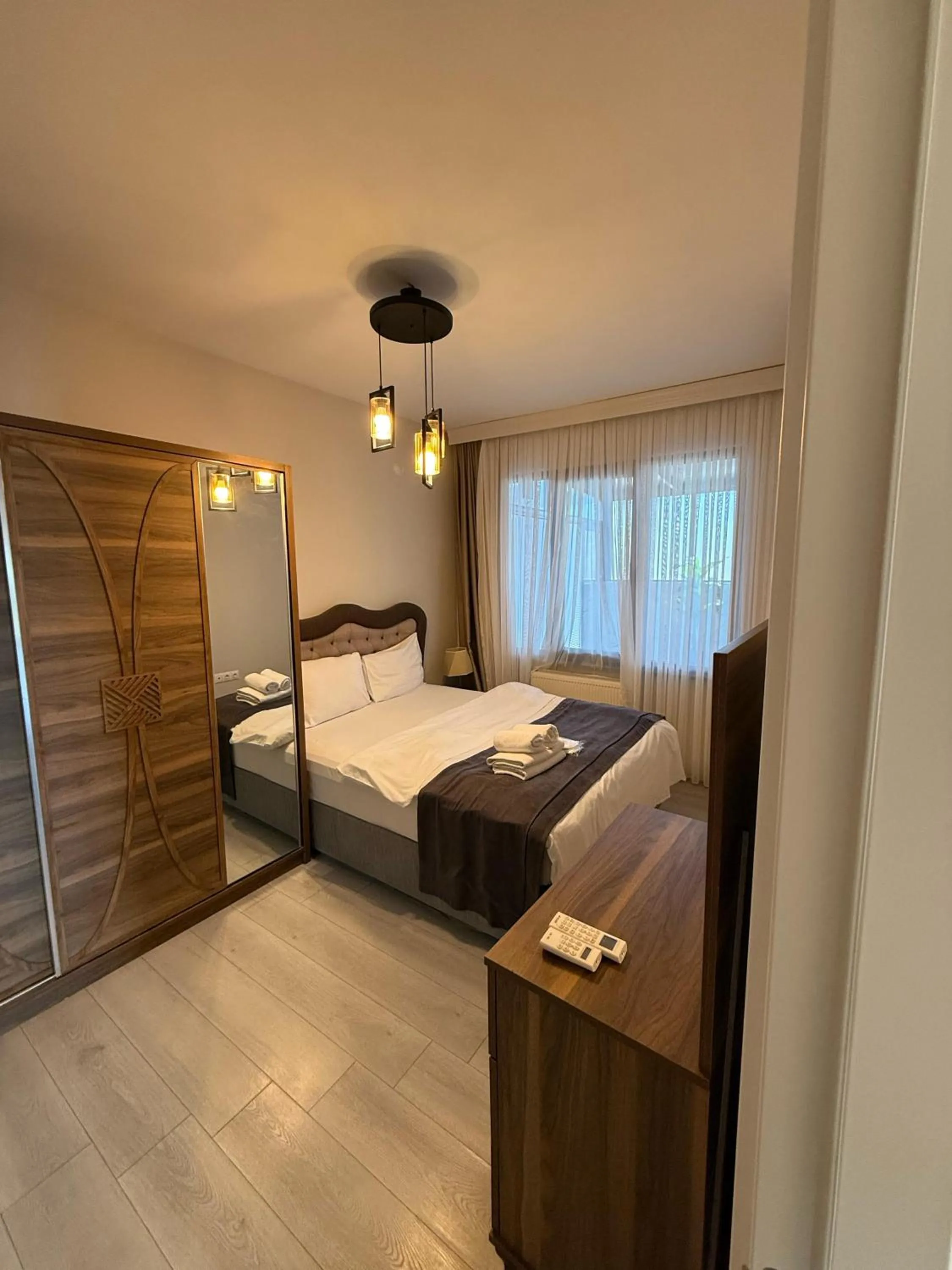 Bedroom, Bed in Green Hills Suites