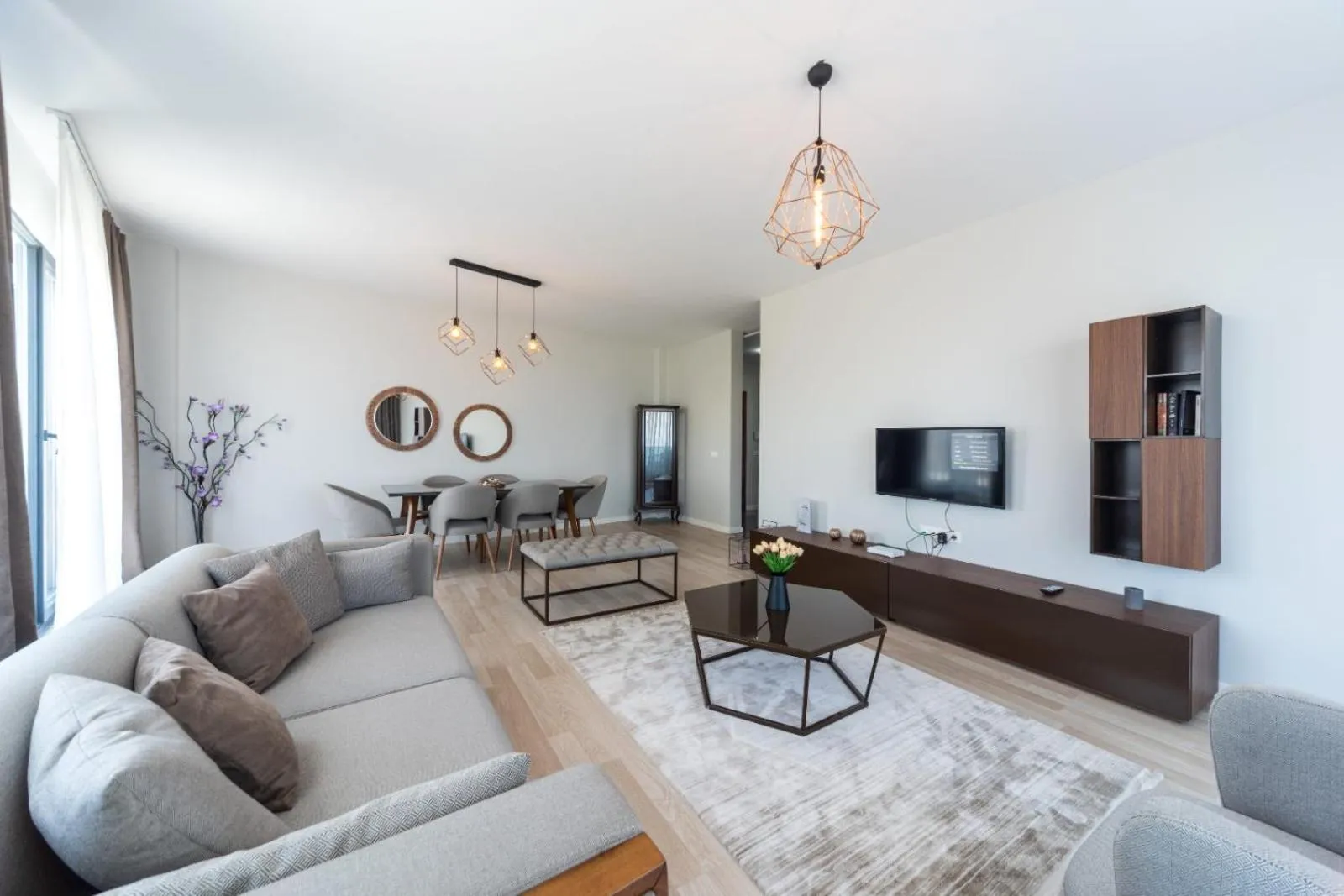 Living room in Green Hills Suites