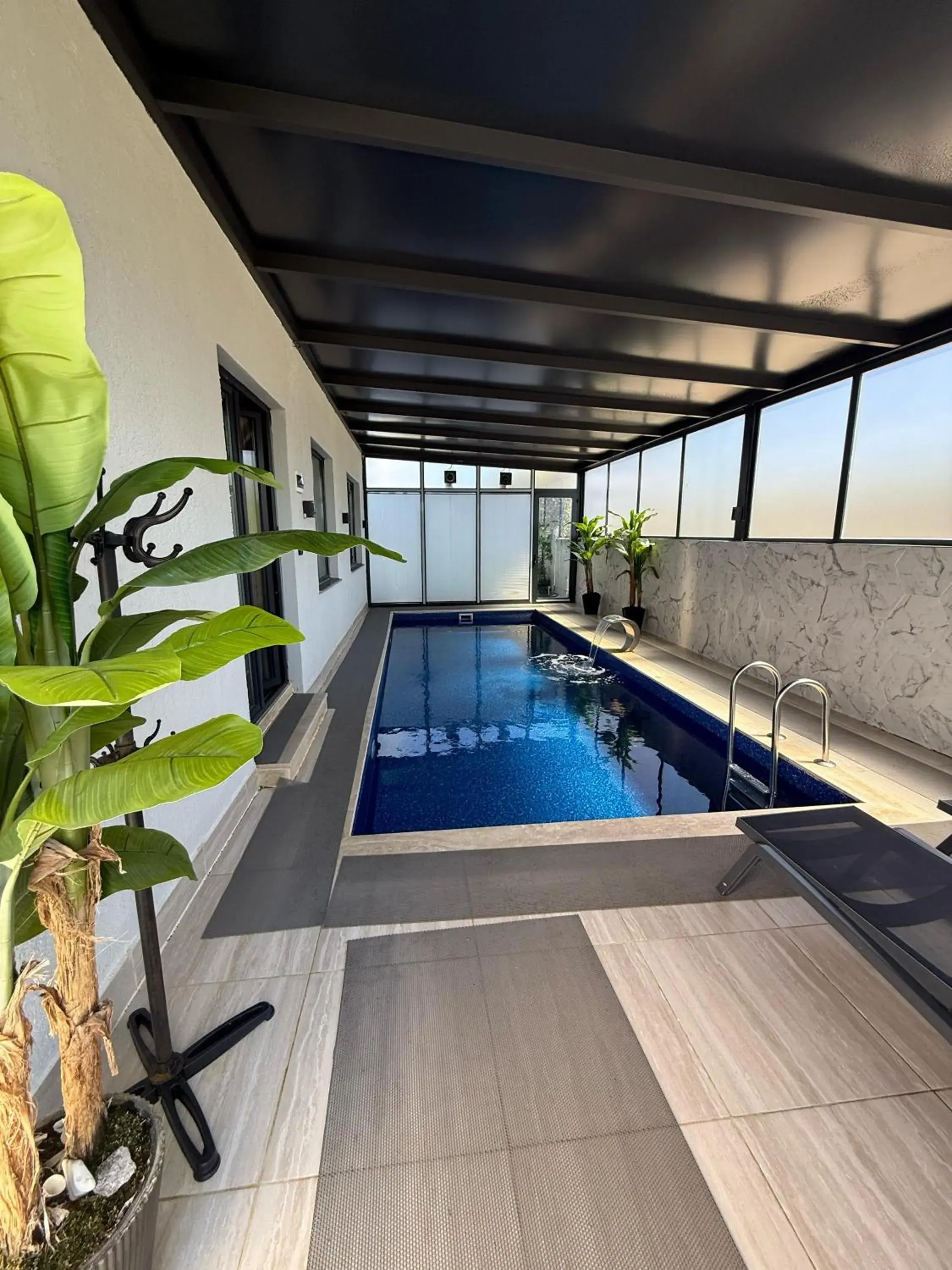 Swimming pool in Green Hills Suites Swimming pool in Green Hills Suites