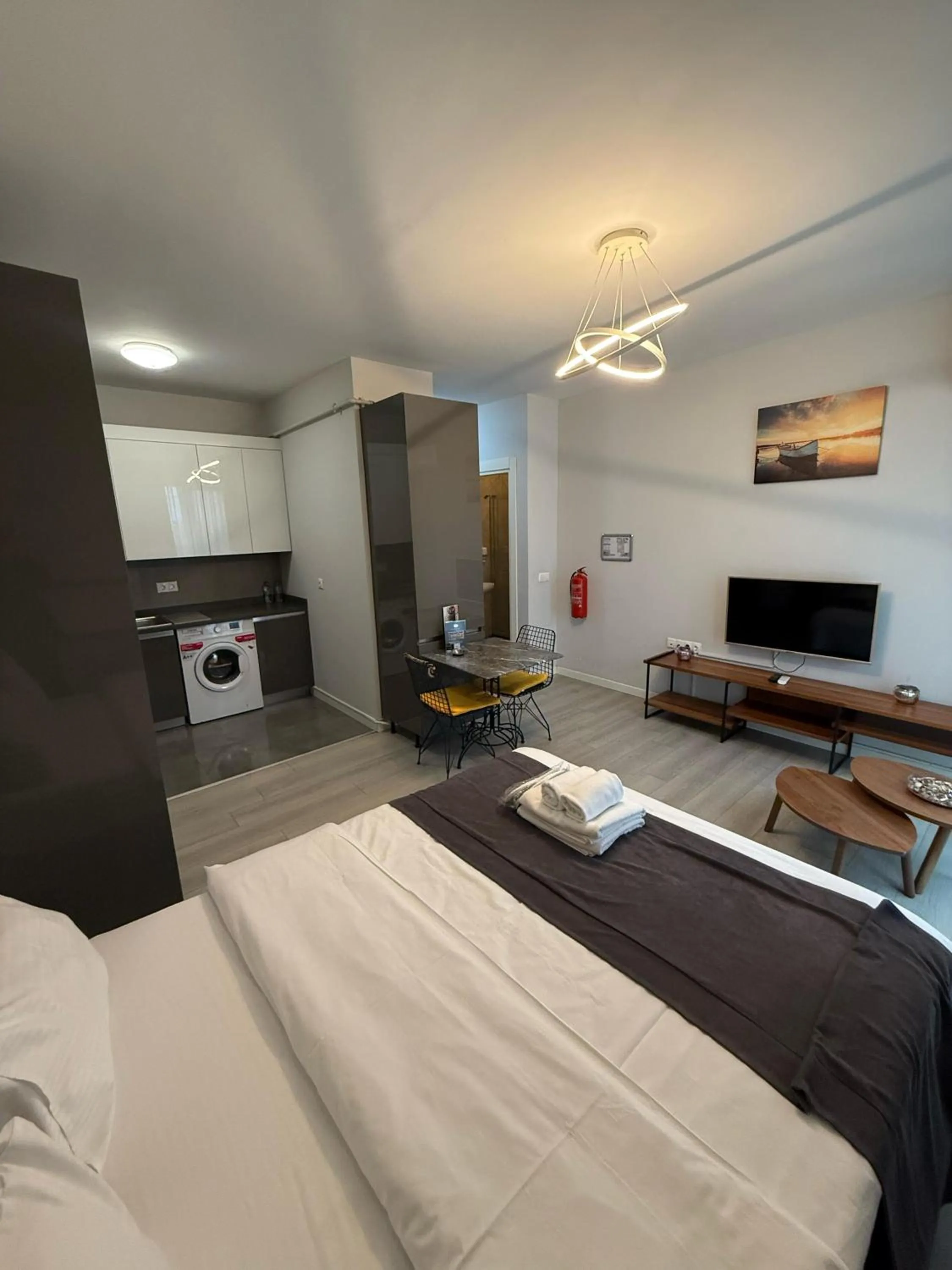 TV and multimedia, Bed in Green Hills Suites