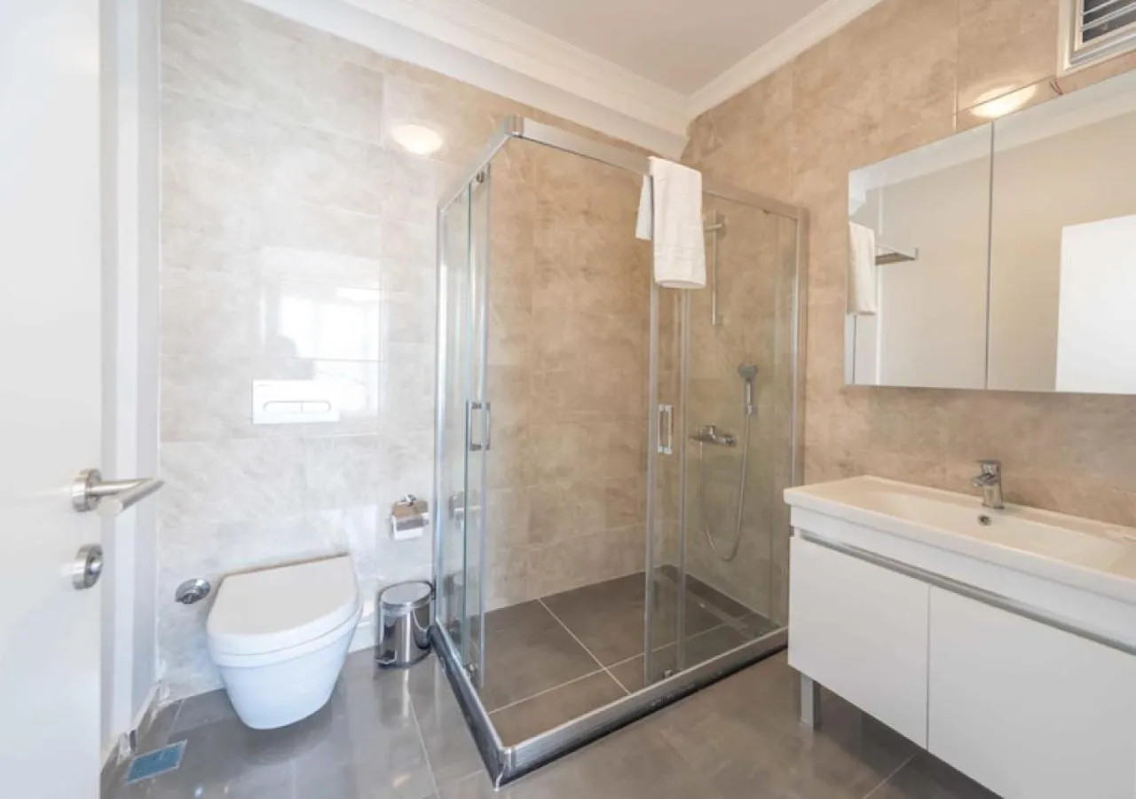 Bathroom in Green Hills Suites