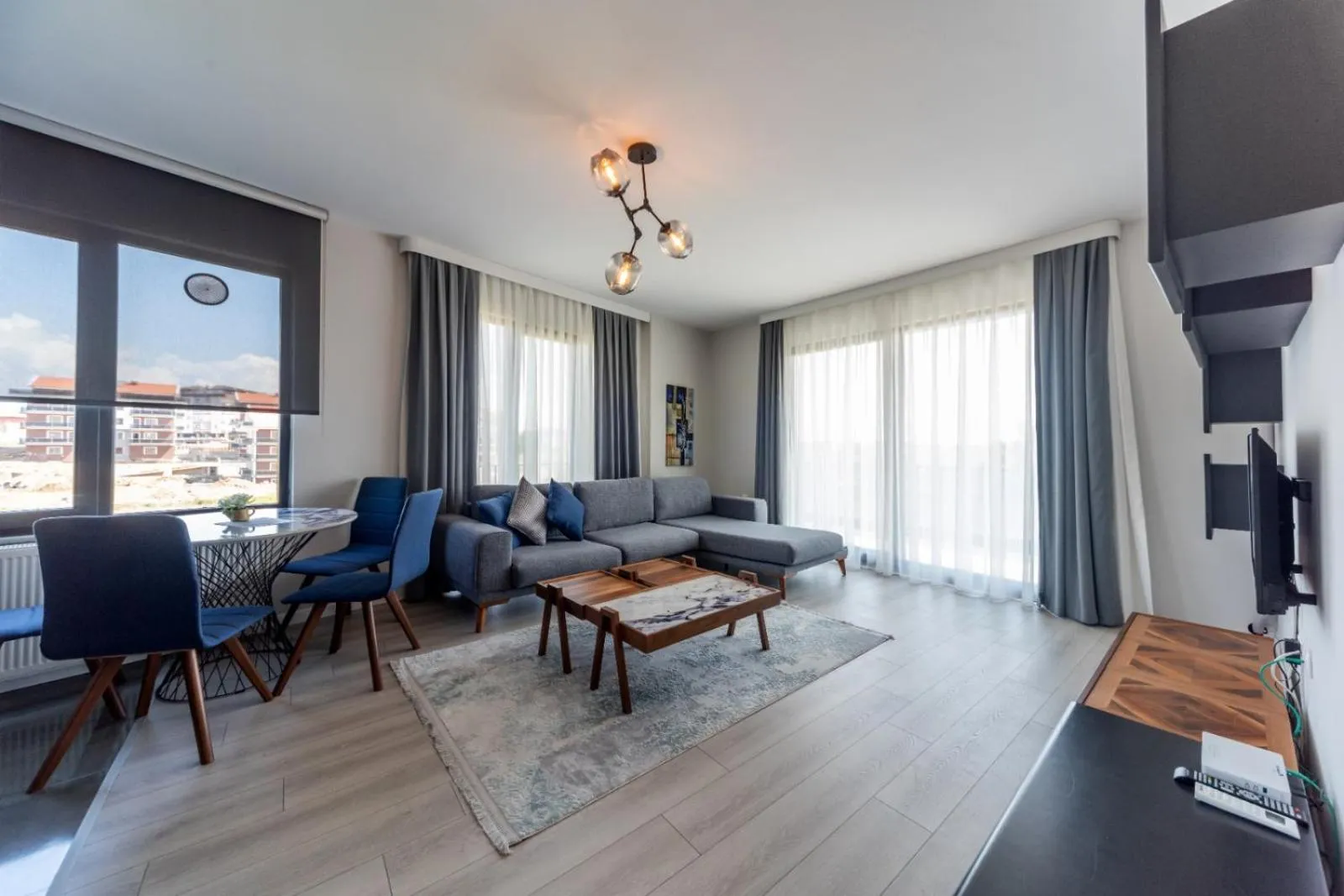 Living room in Green Hills Suites