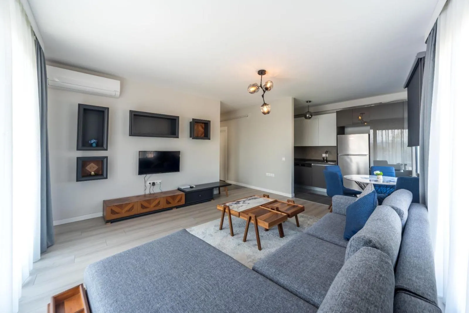 TV and multimedia in Green Hills Suites