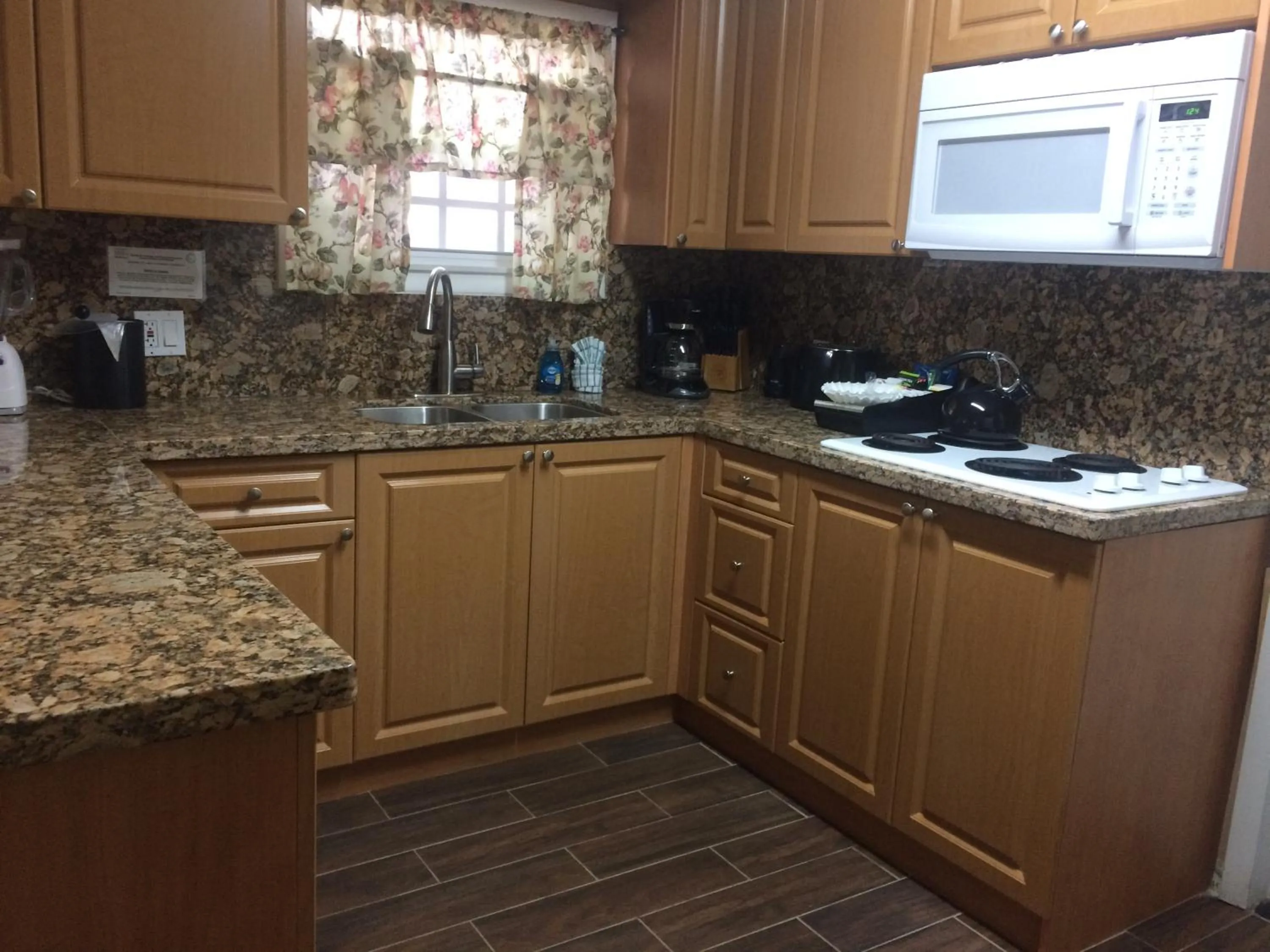 Courtney's Place Historic Cottages & Inns