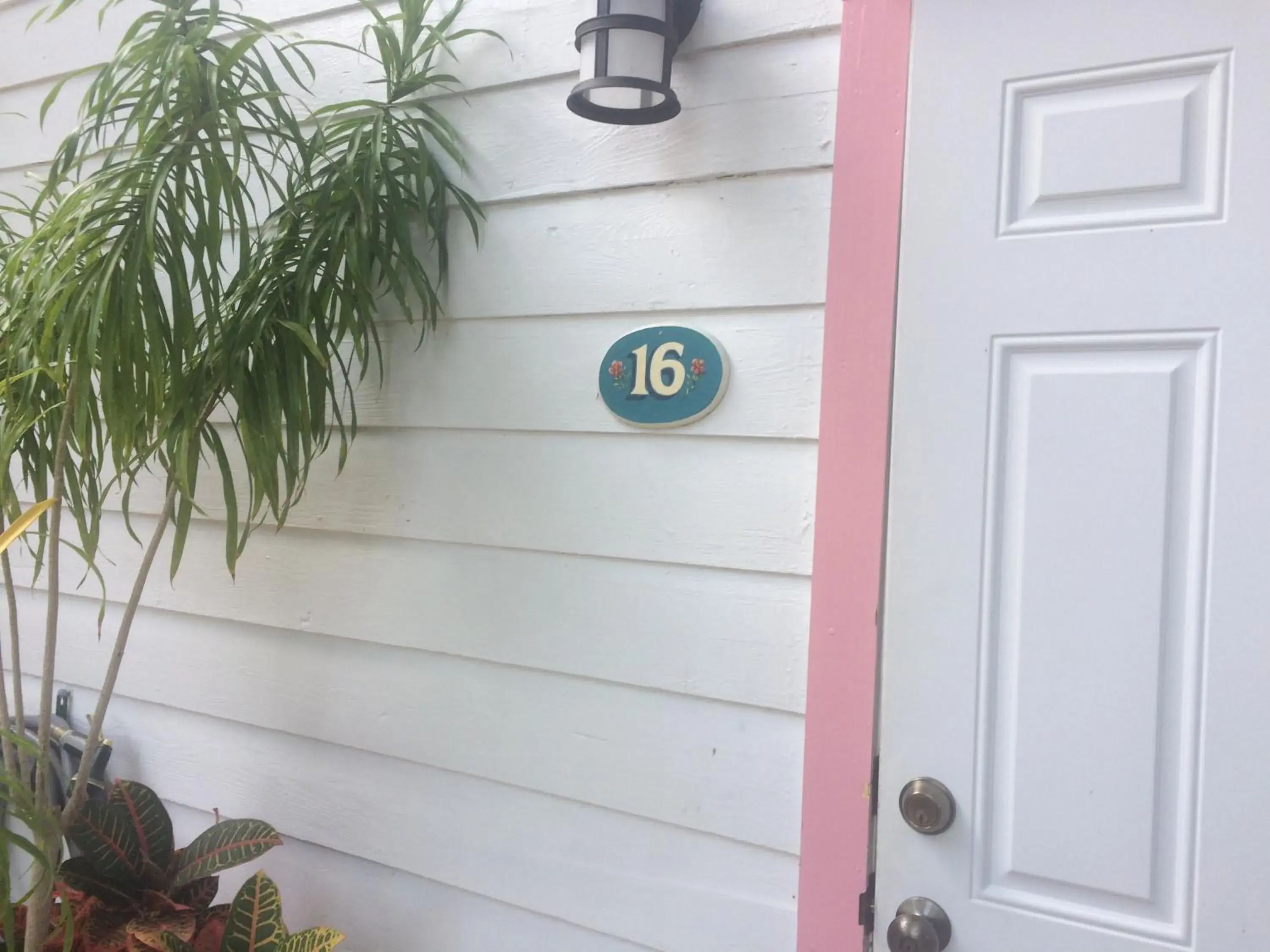 Two-Bedroom Cottage ( Unit C16) in Courtney's Place Historic Cottages & Inns Two-Bedroom Cottage ( Unit C16) in Courtney's Place Historic Cottages & Inns