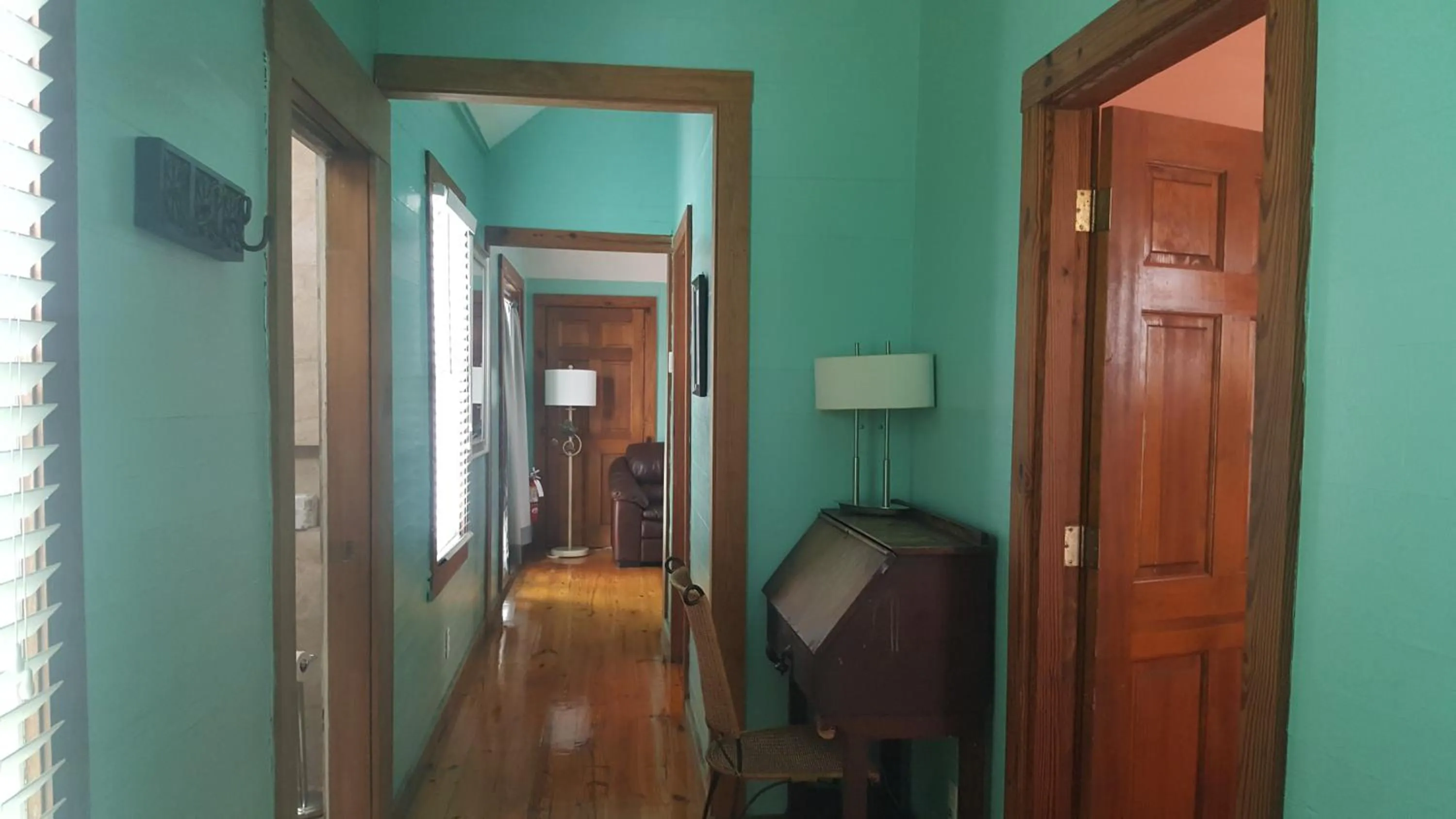 Courtney's Place Historic Cottages & Inns